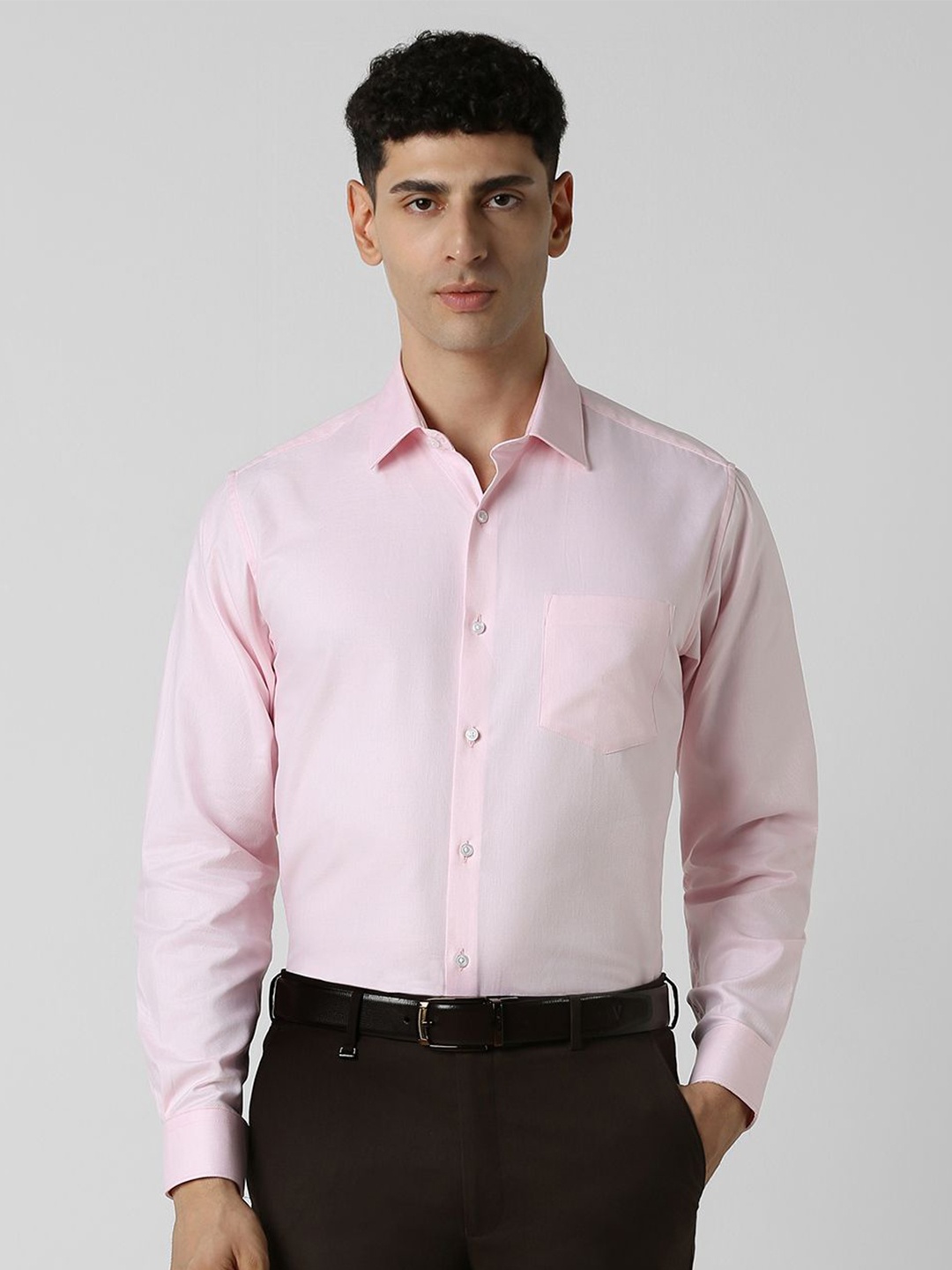

Van Heusen Men Spread Collar Solid Cotton Formal Shirt, Pink
