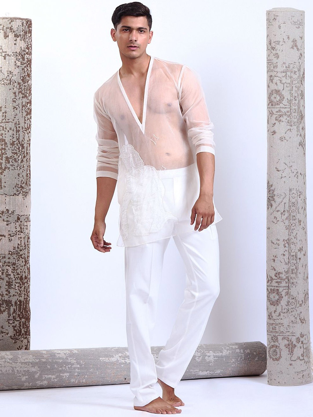 

Agrajain Men Embroidered Regular Beads and Stones Kurta with Trousers, White
