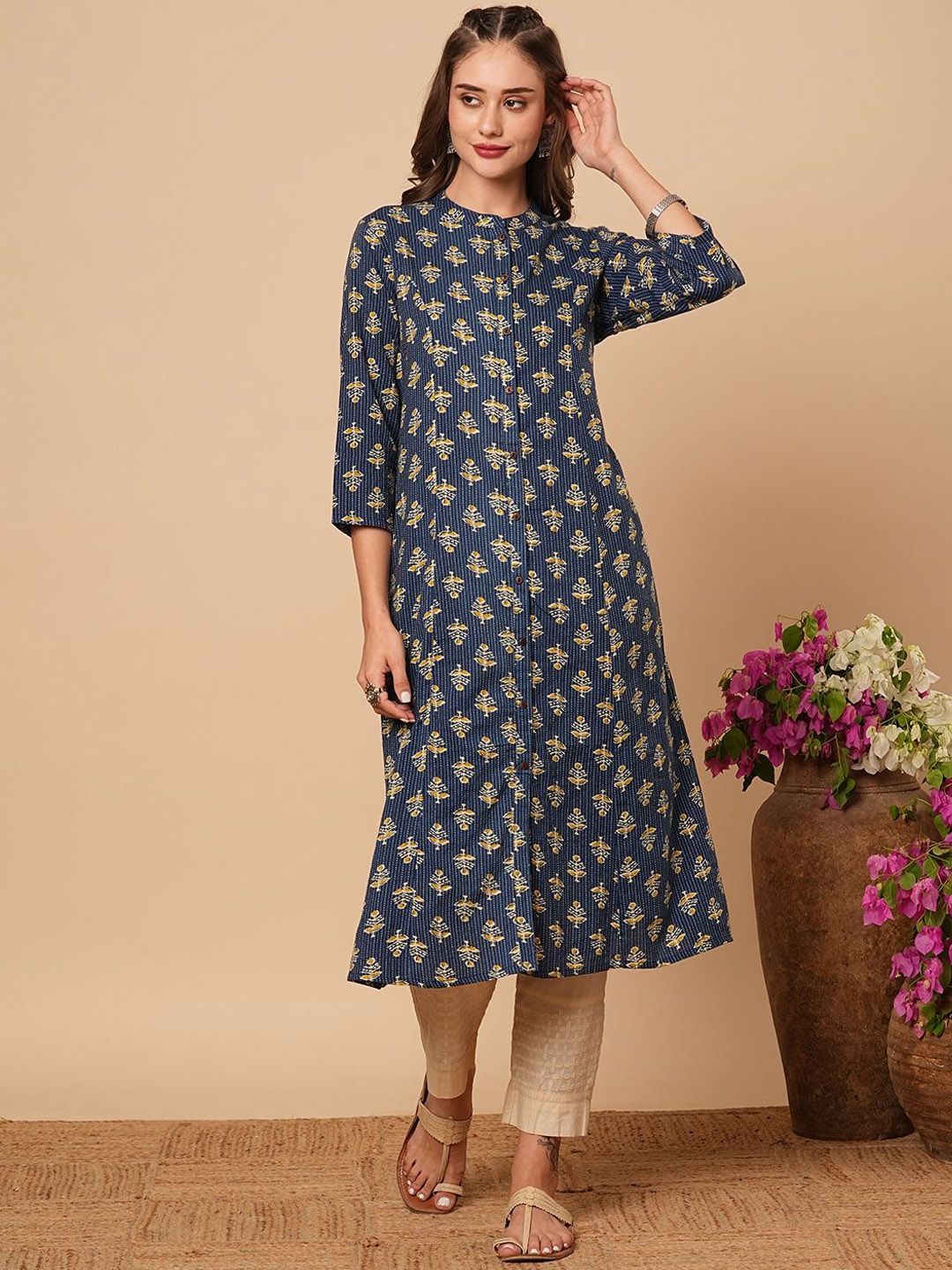 

FASHOR Women Floral Printed Keyhole Neck Flared Sleeves Mirror Work Kurta, Blue
