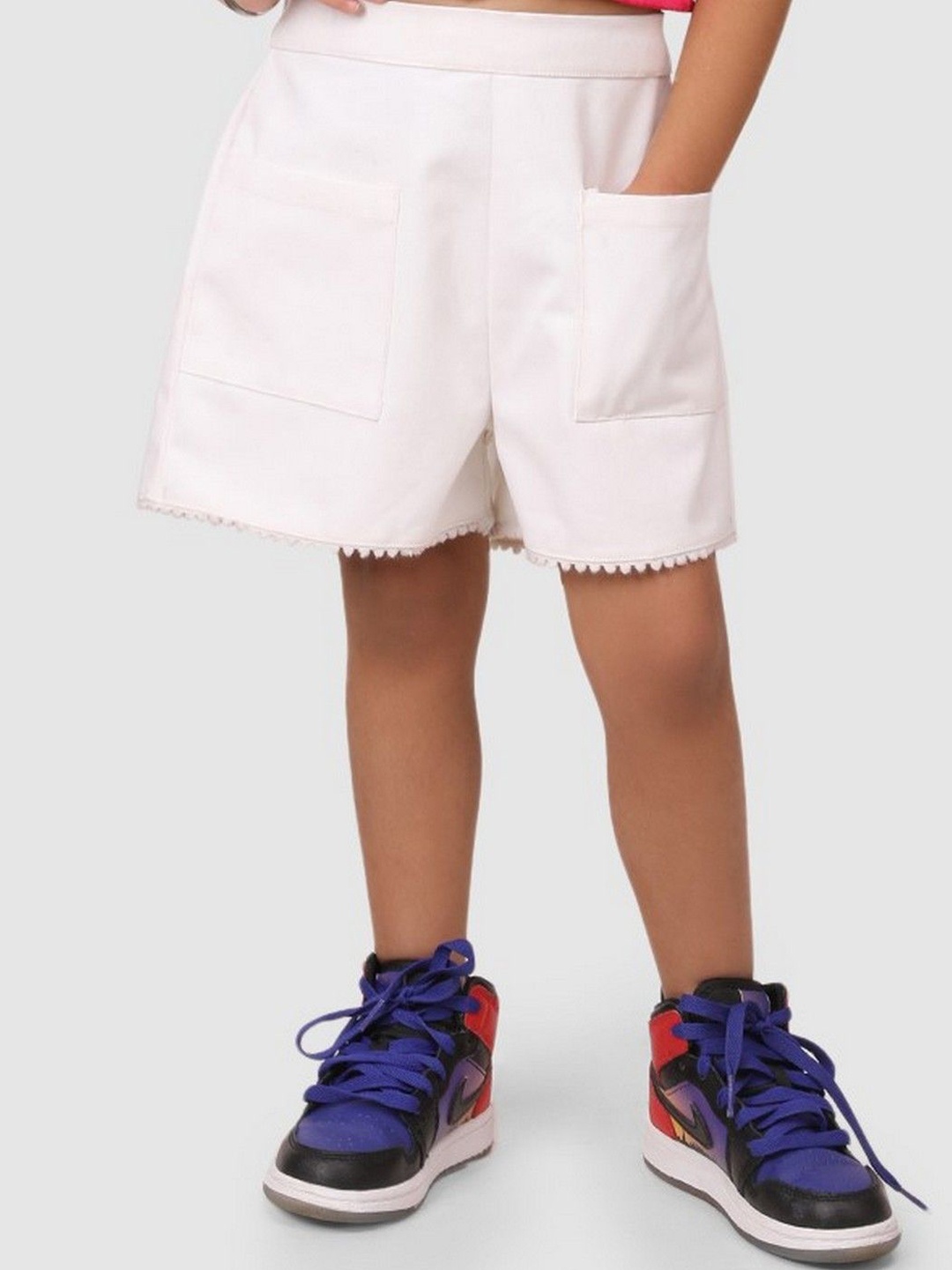 

Jelly Jones Girls Printed Shorts, White