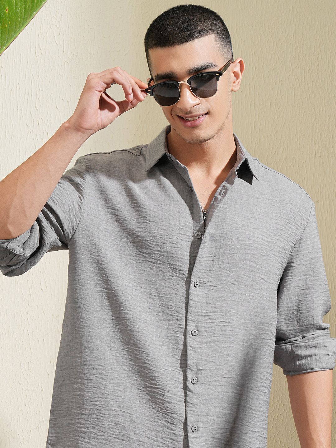 

HIGHLANDER Men Solid Melange Relaxed Shirt, Grey
