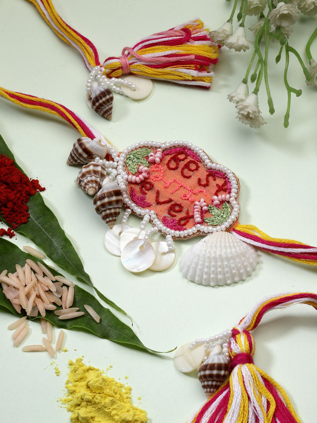 

Moedbuille Wraparound Rakhi, Pink