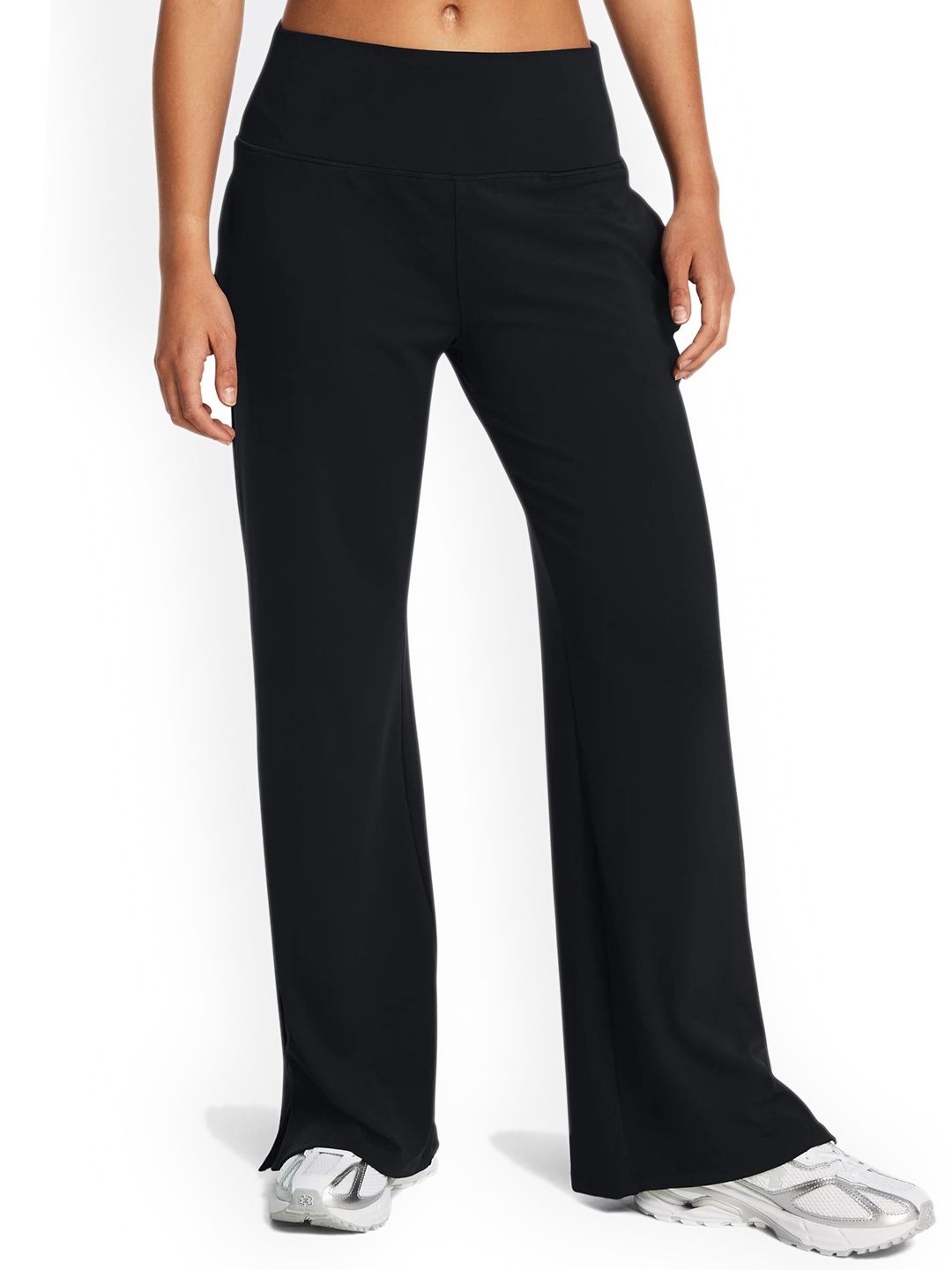 

UNDER ARMOUR Women Solid Regular Fit Mid Rise Meridian Open Hem Track Pants, Black