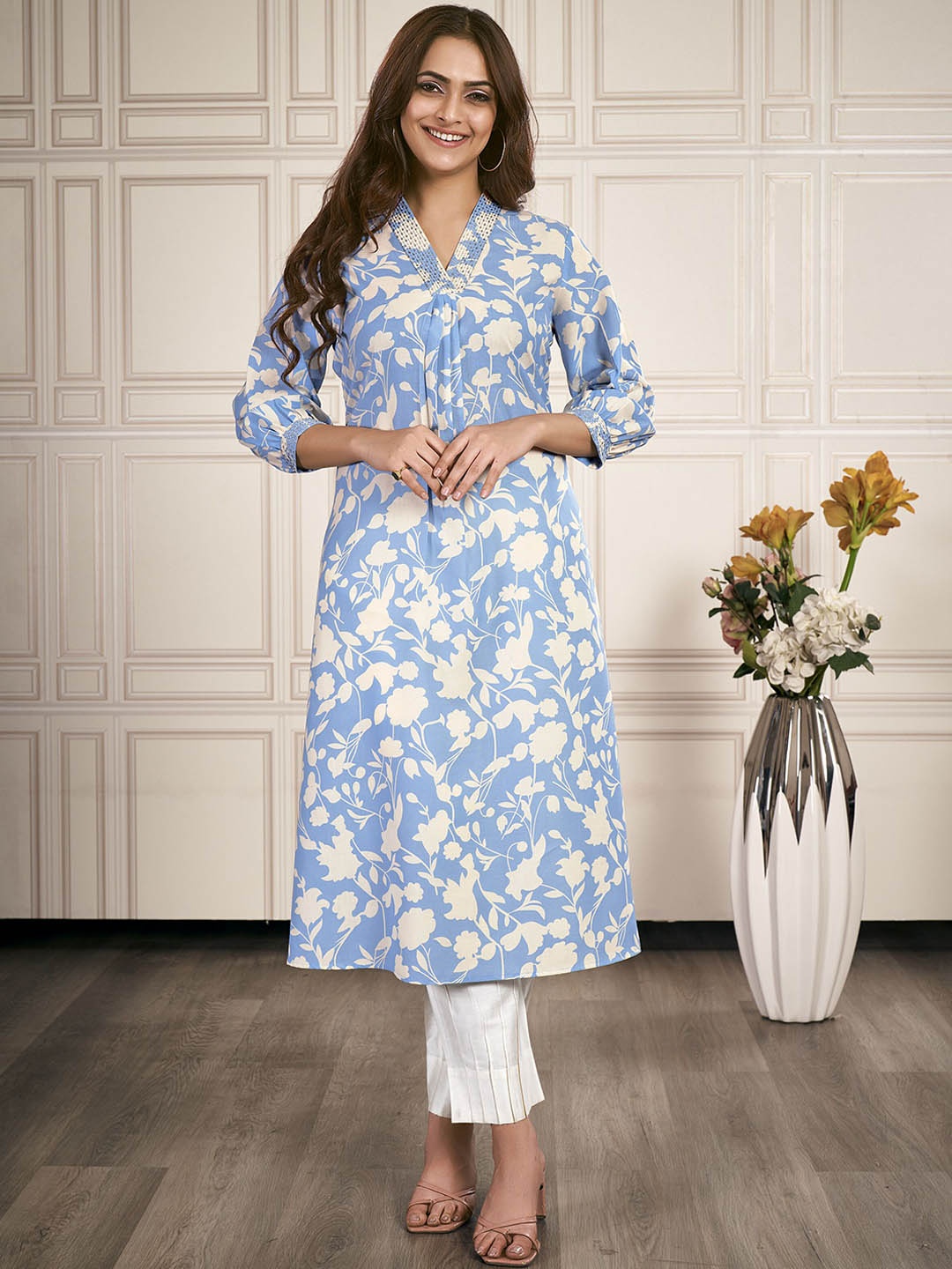 

IWUMAN Floral Printed V-Neck A-Line Kurta, Blue