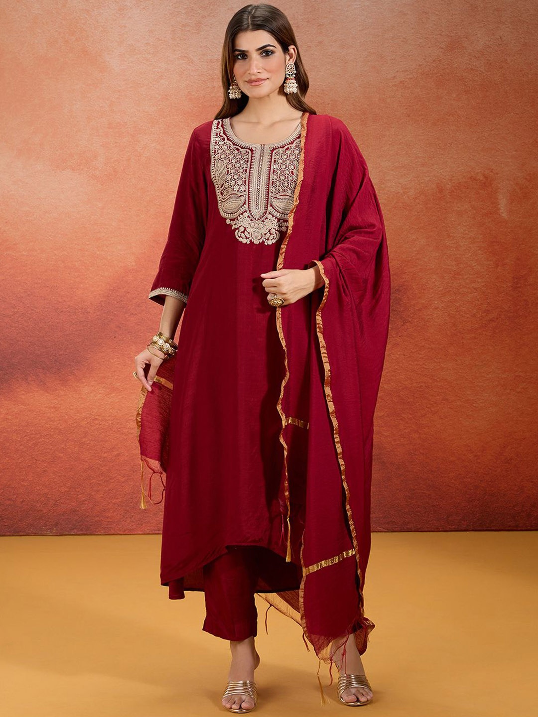 

Likha Women Ethnic Motifs Embroidered Regular Thread Work Kurta with Pyjamas & With Dupatta, Maroon