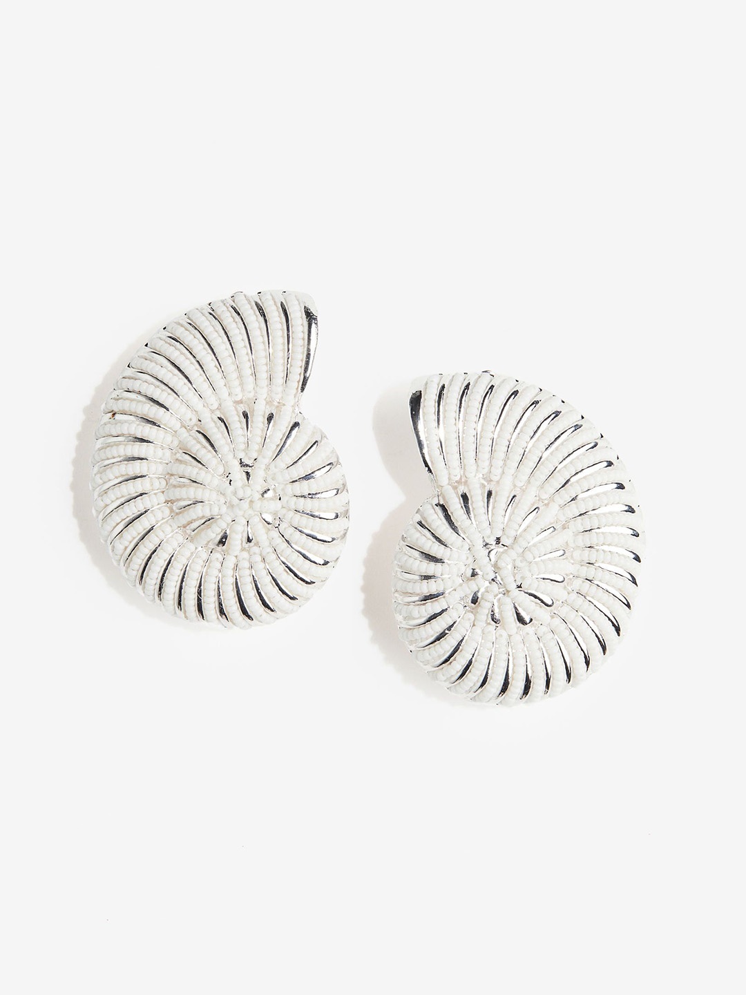 

H&M Shell-Shaped Earrings, White