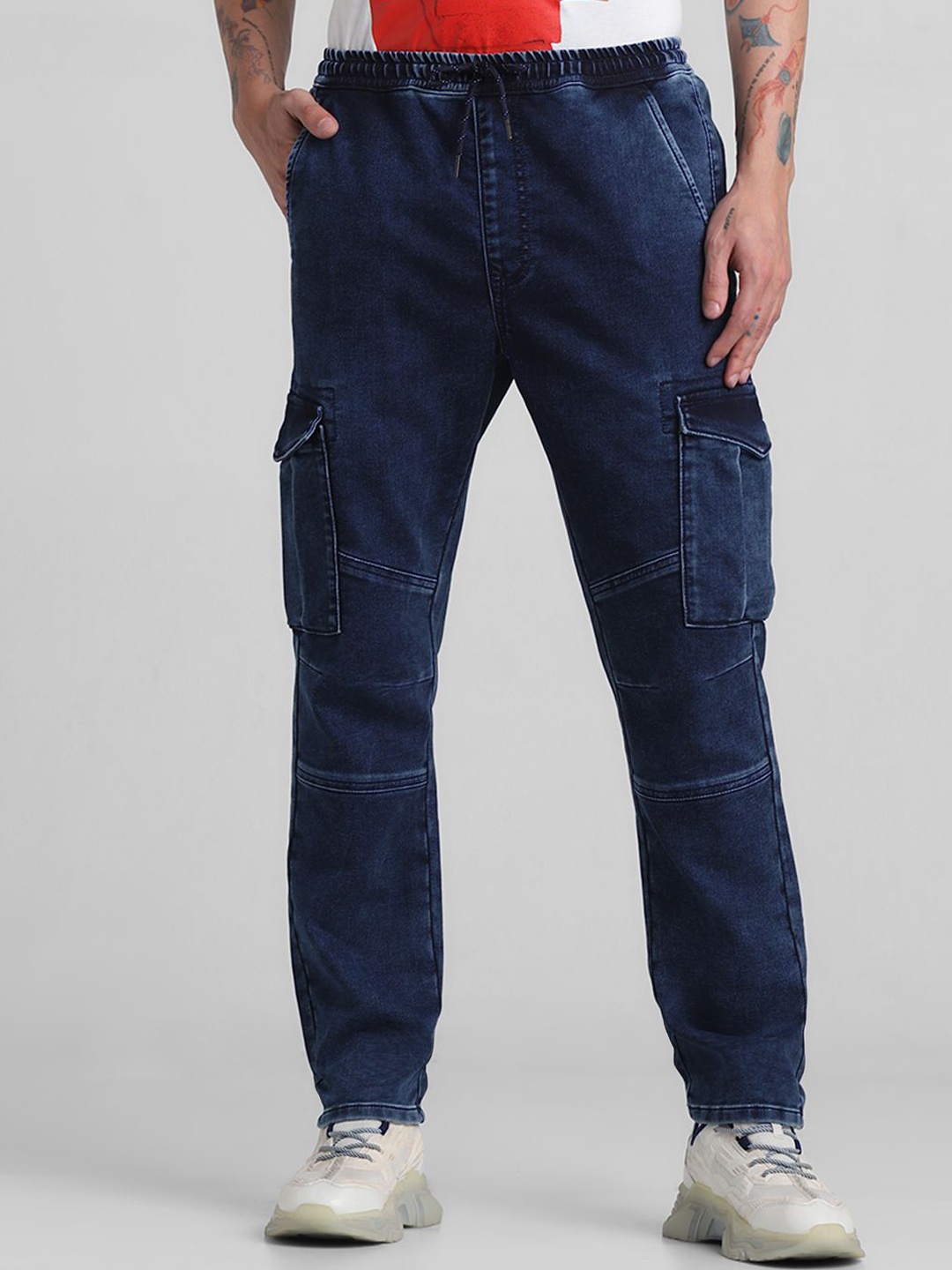 

Jack & Jones Men Relaxed Fit Low-Rise Mildly Distressed Stretchable Jeans, Blue