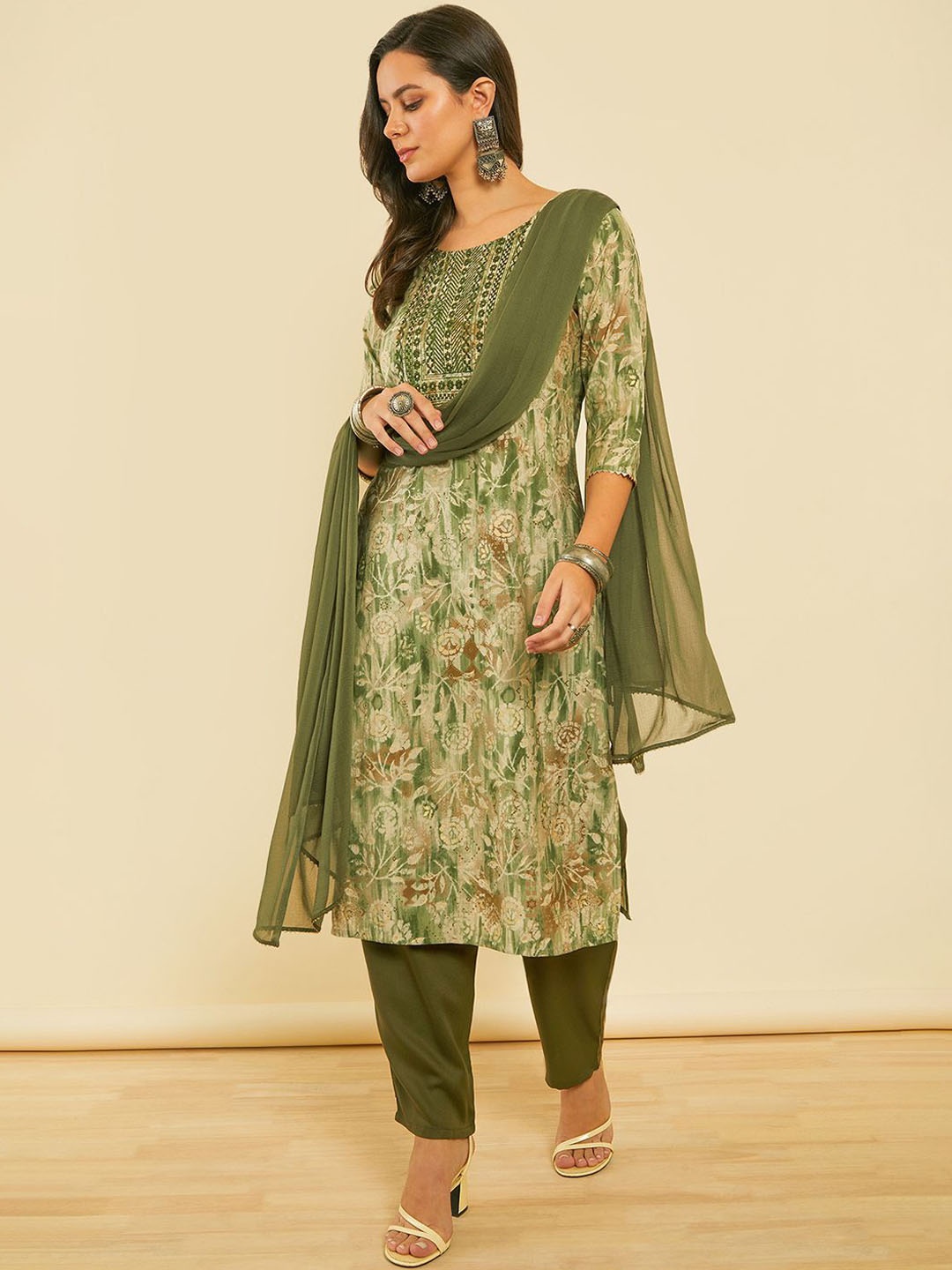 

Soch Women Floral Printed Regular Sequinned Kurta with Salwar & With Dupatta, Green