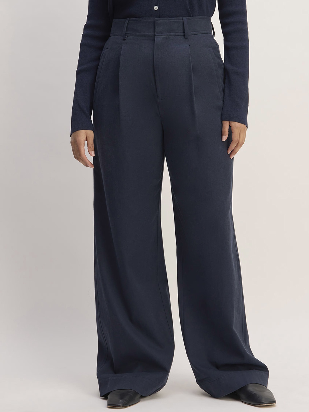 

FNOCKS Women Solid Mid Rise Tailored Straight Fit Parallel Trousers, Navy blue