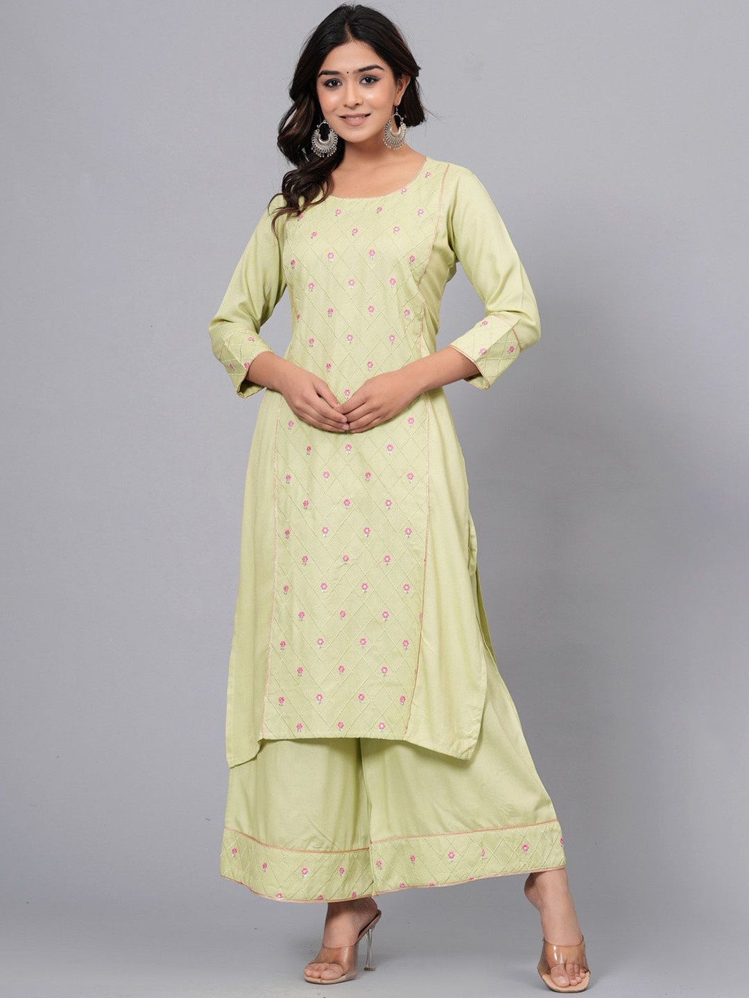 

SARAI CREATIONS Round Neck Floral Embroidered Thread Work Straight Kurta with Palazzos, Green