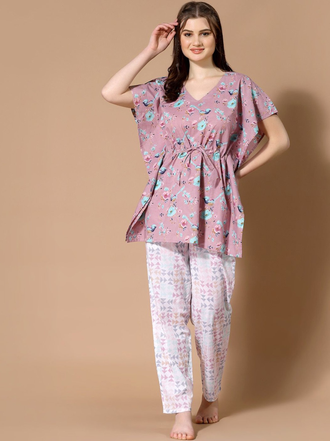 

MBeautiful Women Floral Printed Night suit, Pink