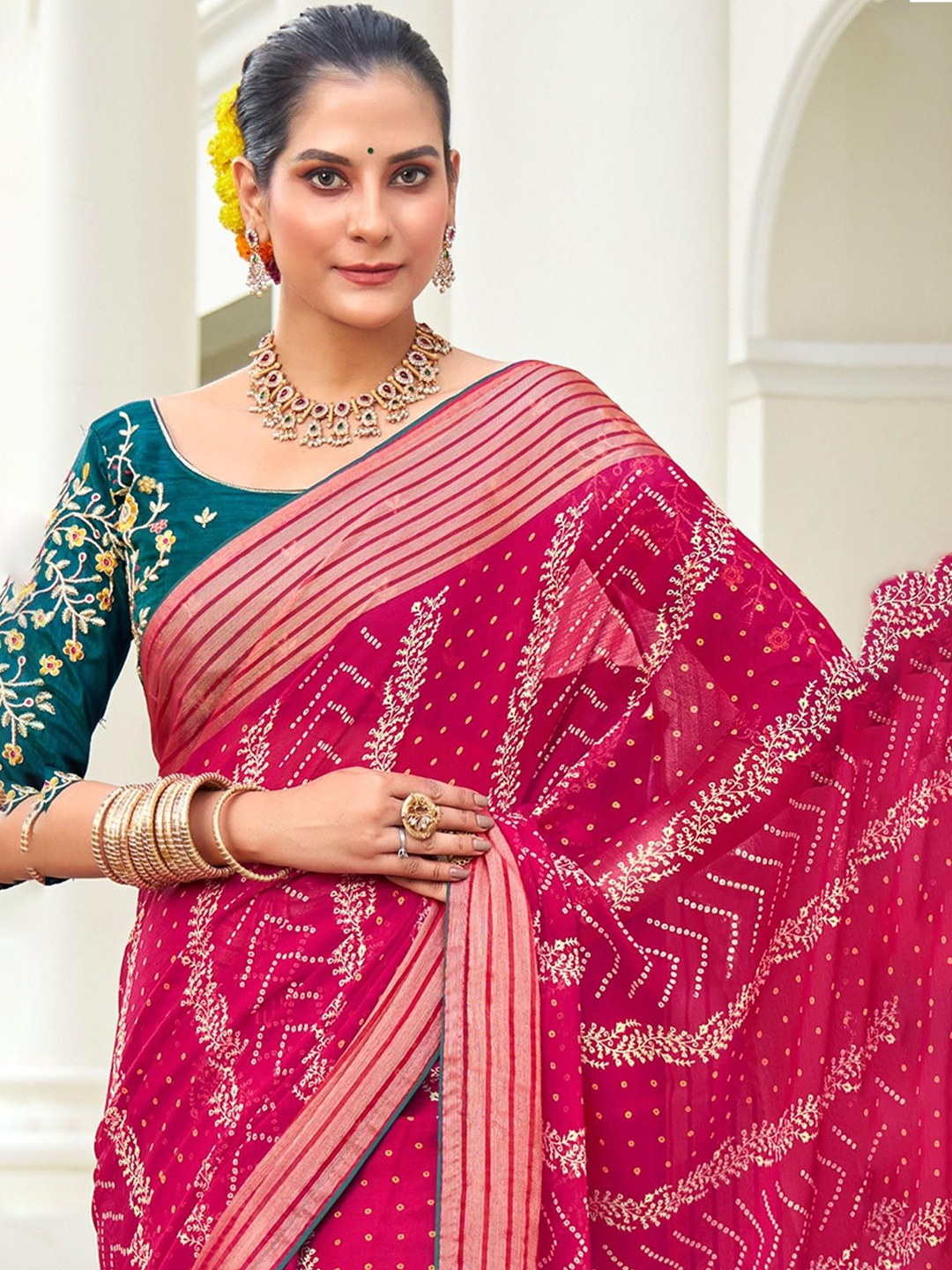 

VIRICA Bandhani Printed Saree With Blouse Piece, Pink