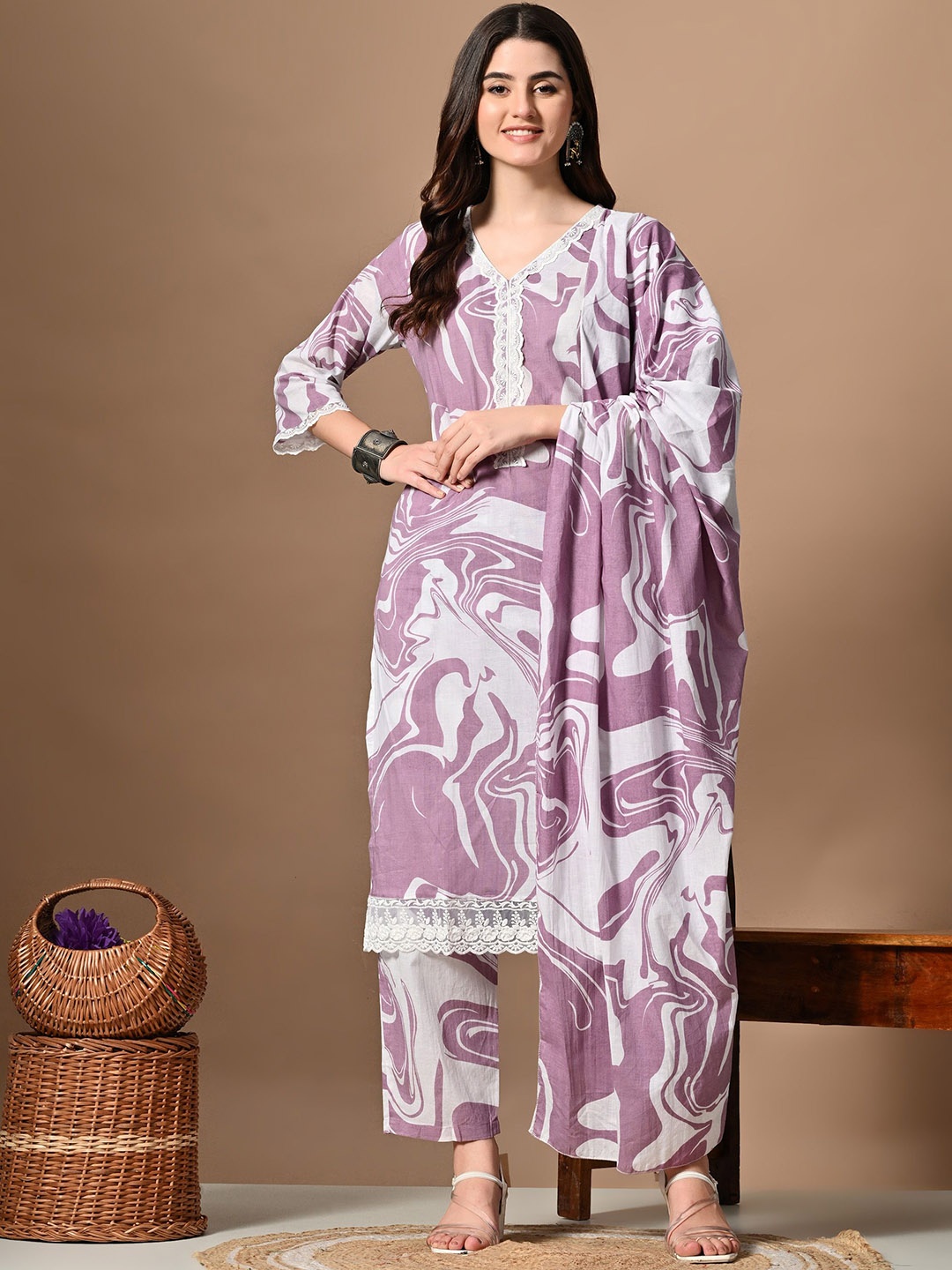 

EKAKRITI Abstract Printed Straight Kurta With Trouser & Dupatta, Purple