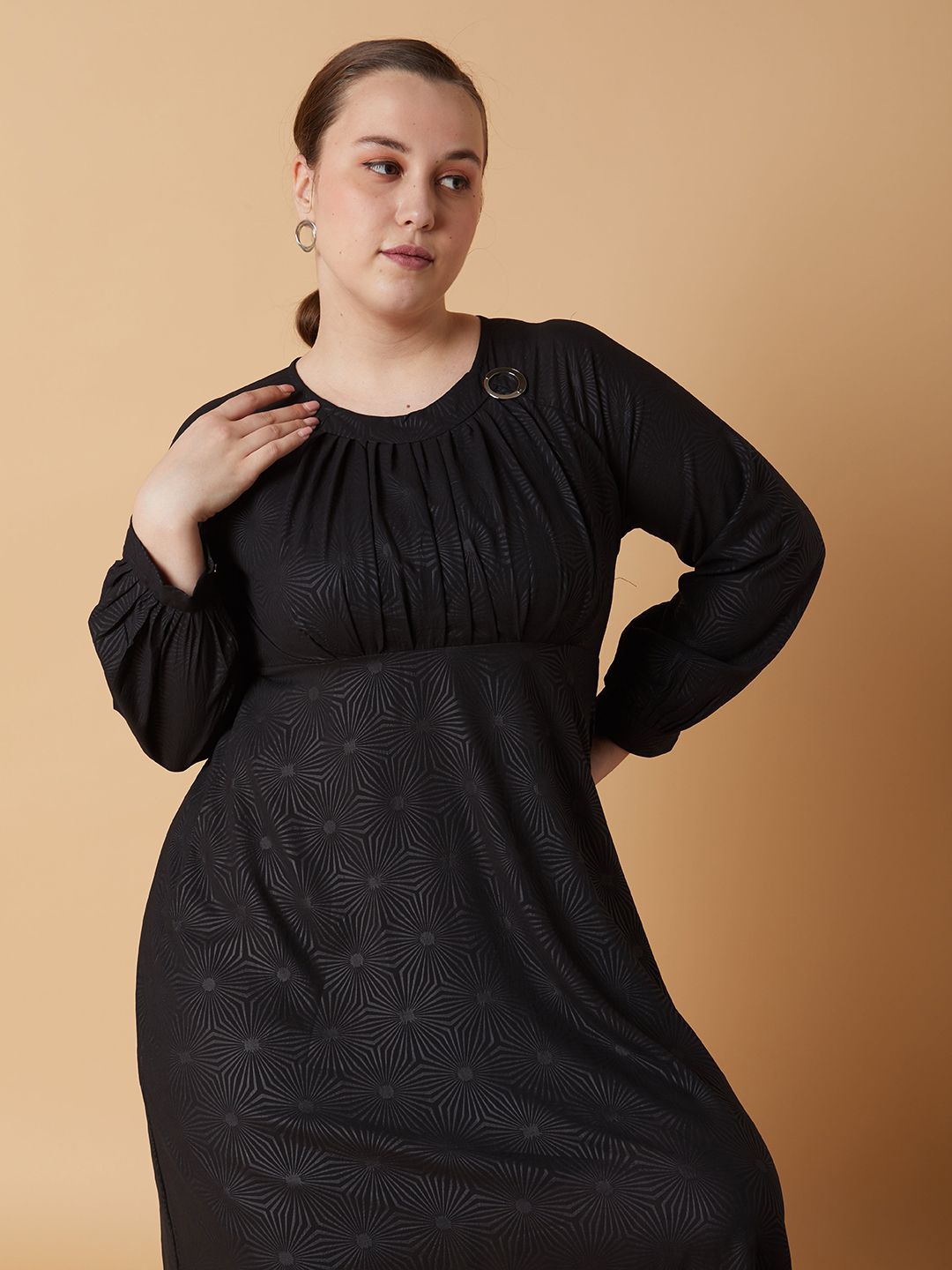 

SHOWOFF Plus Size Fit and Flare Midi Dress, Black