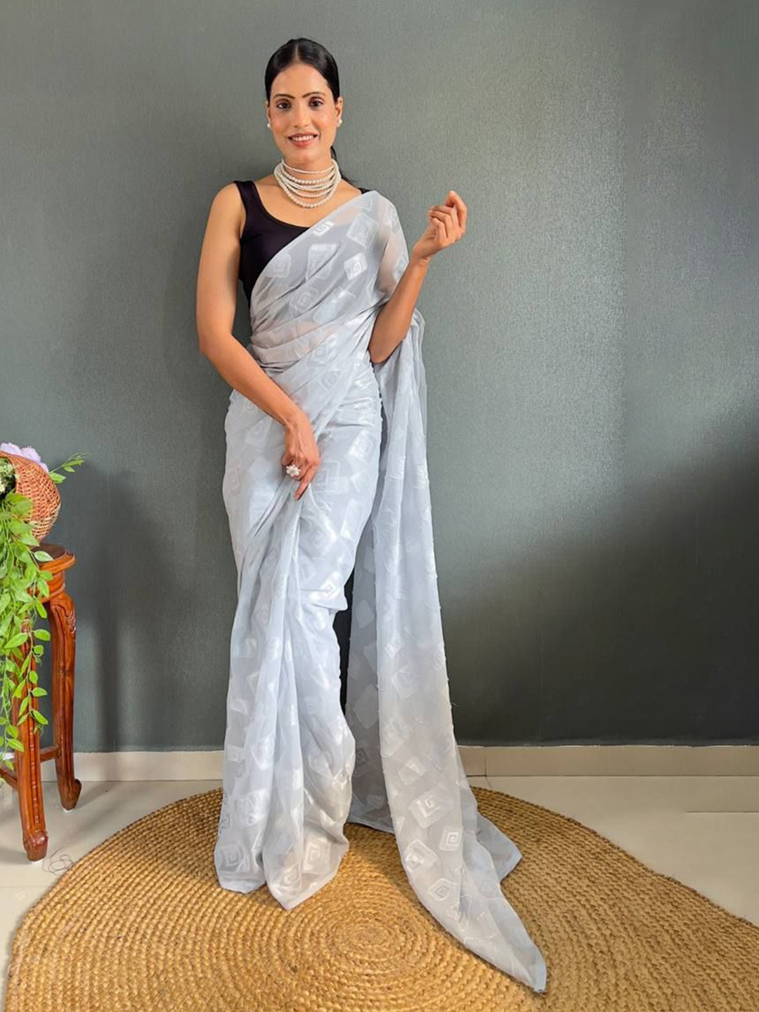 

Reeta Fashion Silk Blend Ethnic Motif Embroidered Festive Ready to Wear Saree, Grey