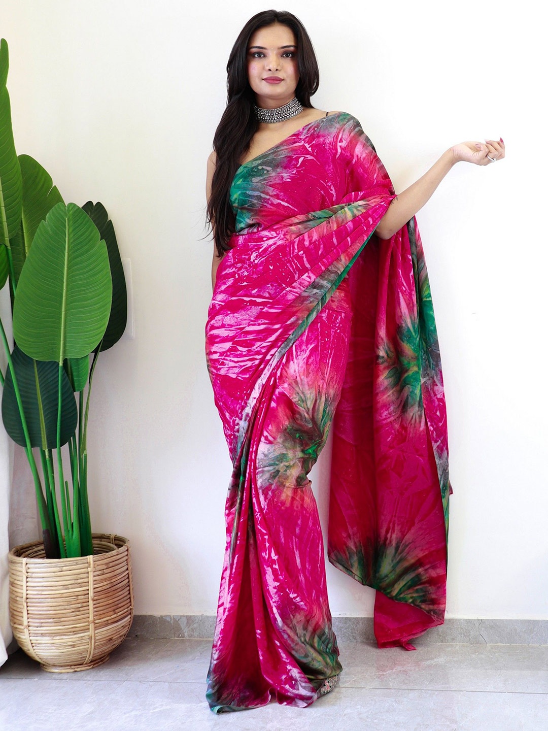 

Reeta Fashion Tie and Dye Ready to Wear Saree, Coral