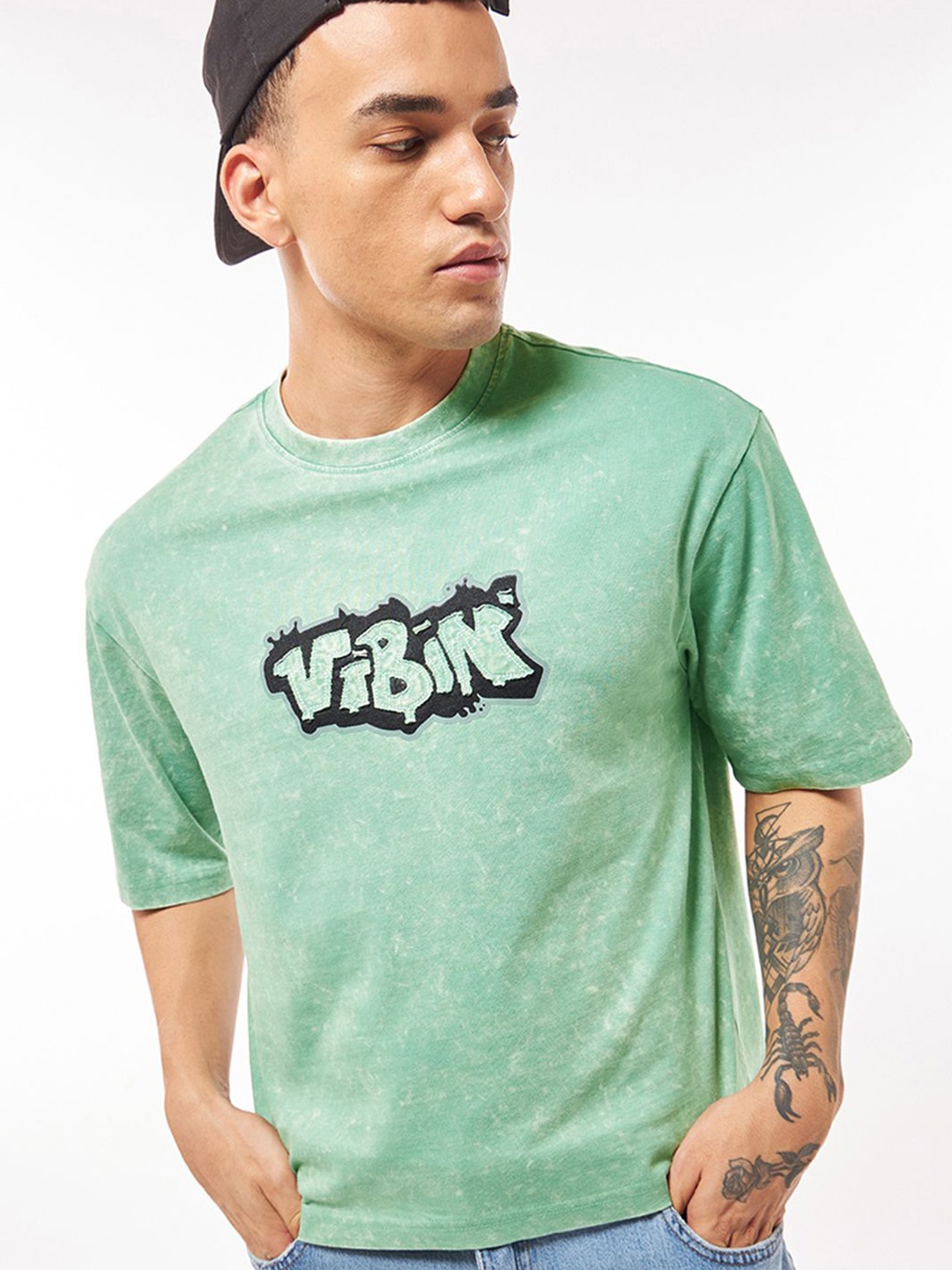 

Bewakoof Men Vibin Graphic Printed Oversized Acid Wash T-shirt, Green