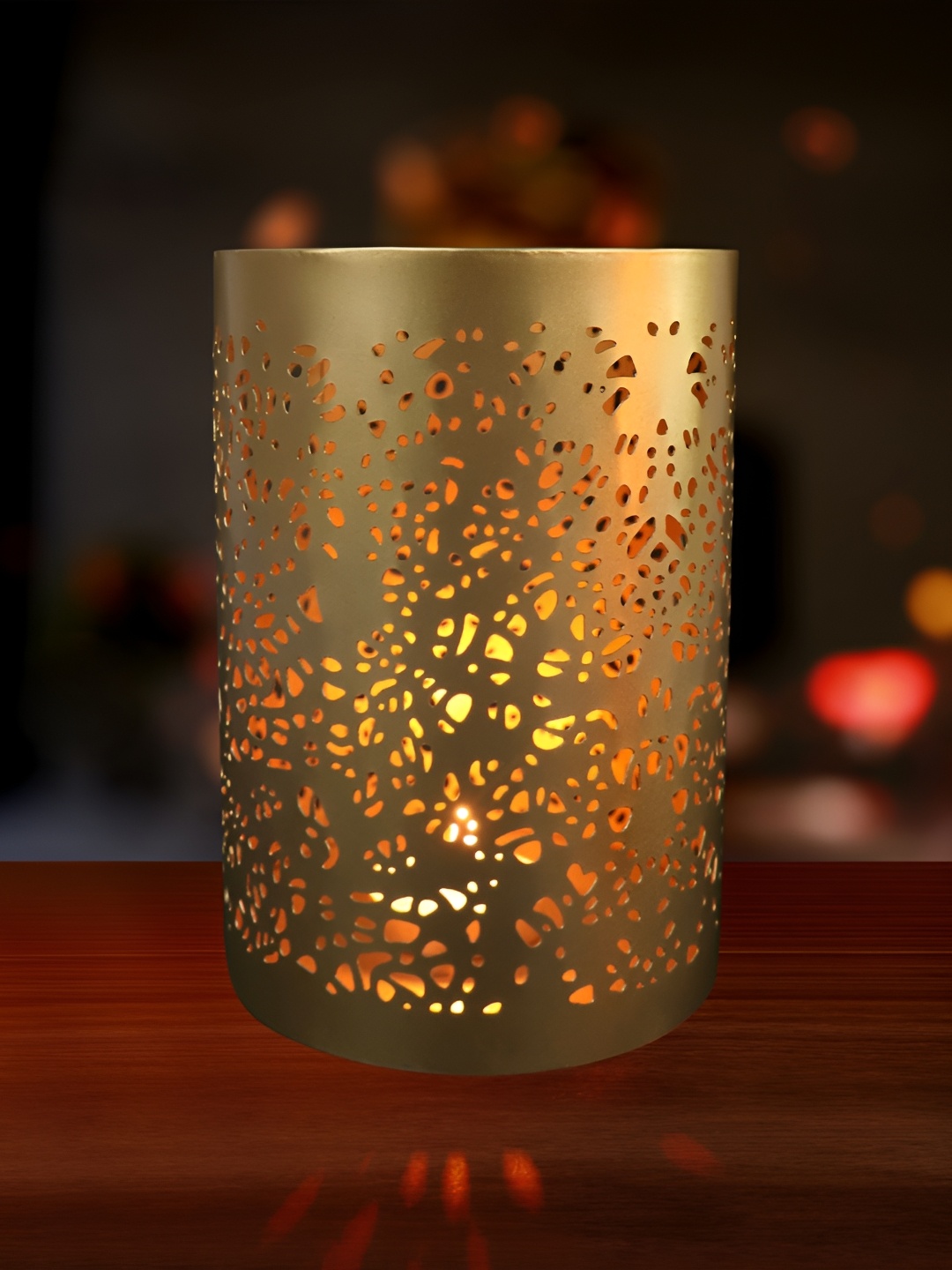 

PockMAN Copper-Toned Round Metal Candle Holder
