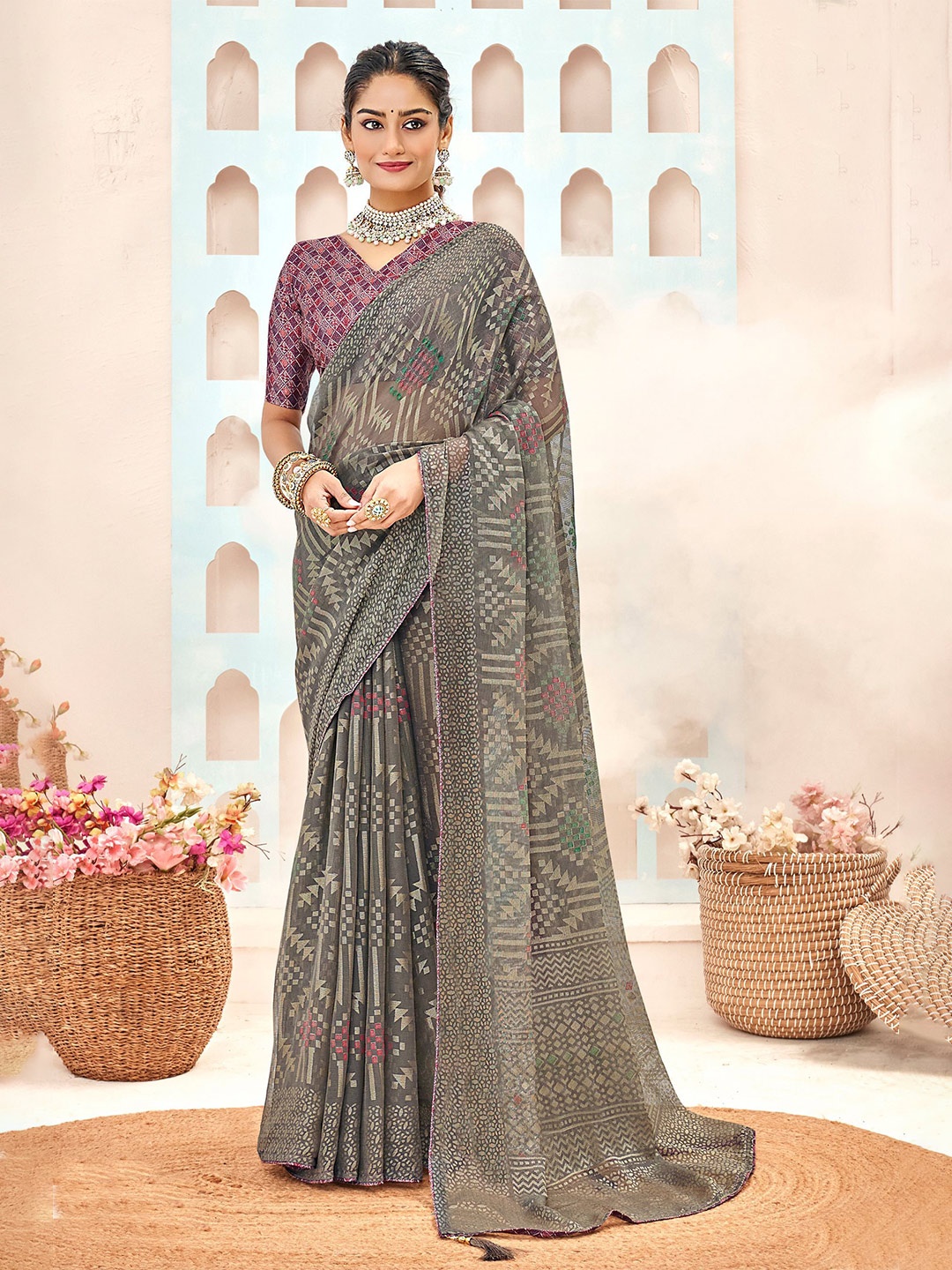 

VIRICA Printed Saree With Blouse Piece, Grey