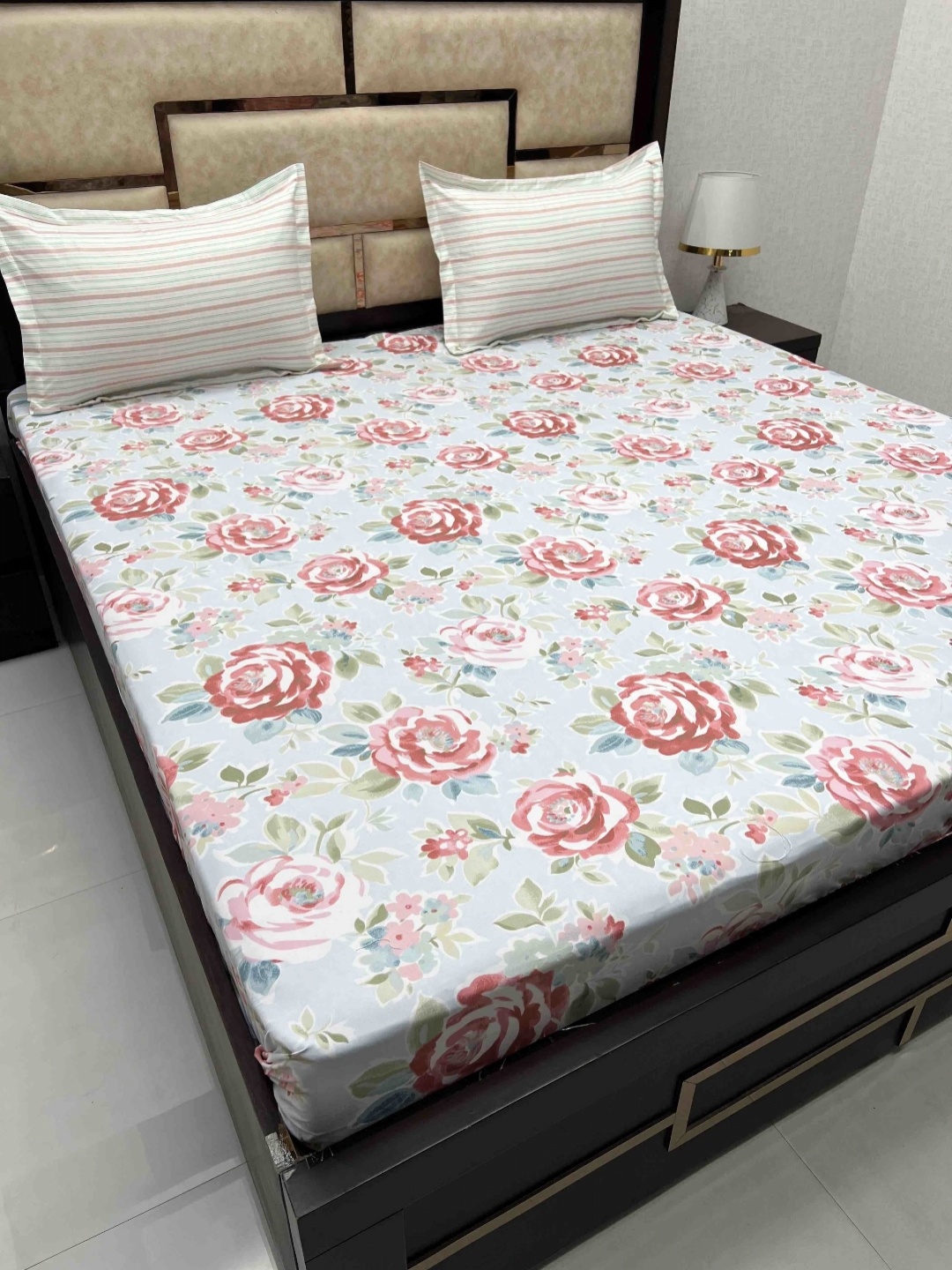 

Pure Decor Blue Floral Printed 300 TC Cotton Fitted Super King Bedsheet & 2 Pillow Covers