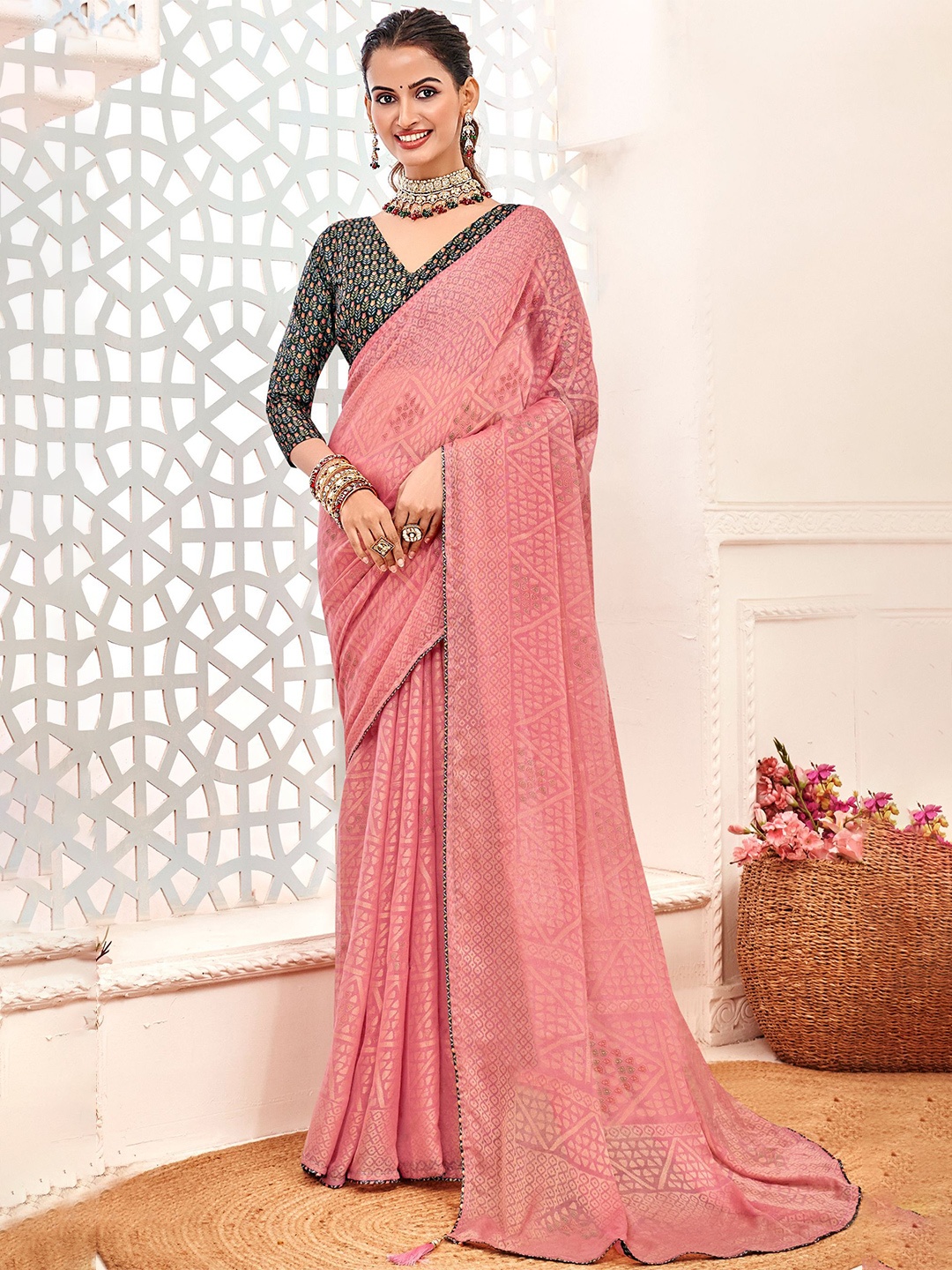 

VIRICA Printed Soft Saree With Blouse Piece, Pink
