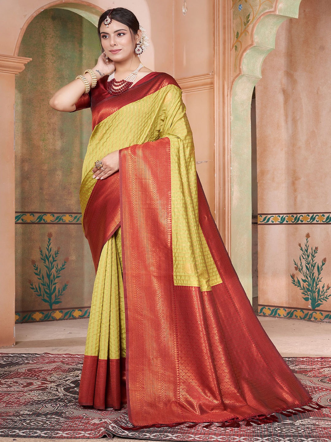 

Anouk Floral Zari Kanjeevaram Saree, Lime green