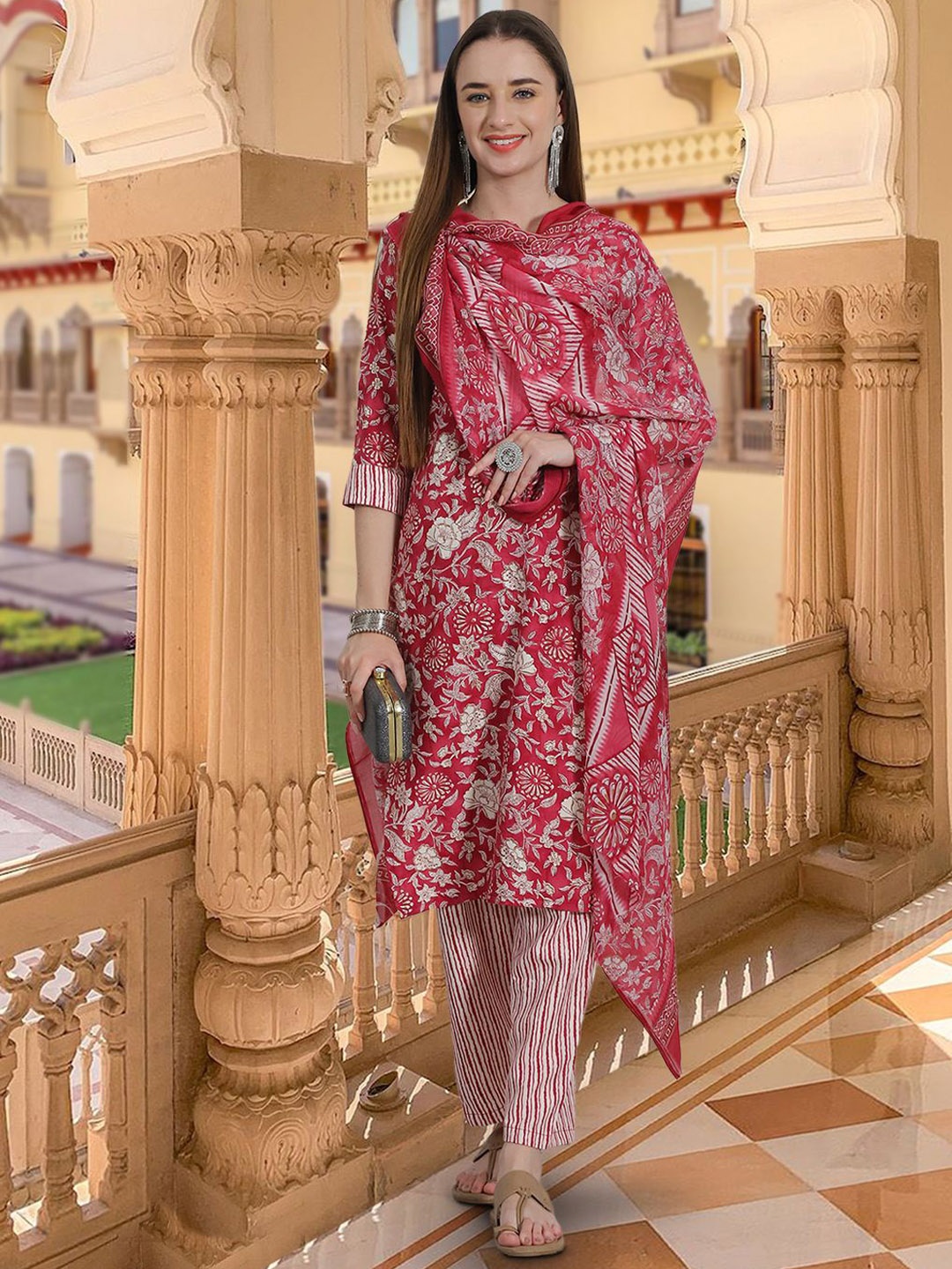 

7Threads Floral Printed Regular Pure Cotton Kurta with Trousers & Dupatta, Pink