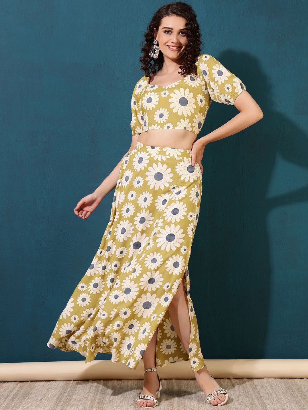

DAEVISH Printed Sweetheart Neck Puffed Sleeves Crop Top With Skirt, Green