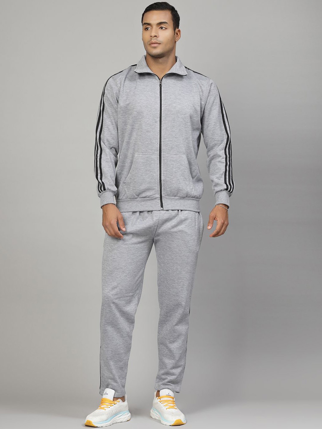 

UZARUS Men Long Sleeves Tracksuits, Grey melange