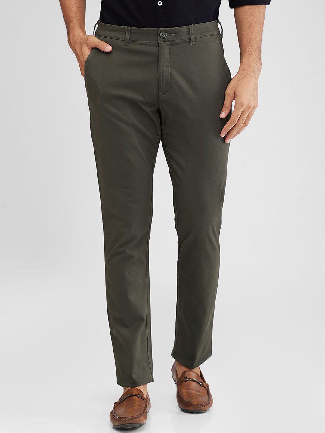 

ColorPlus Men Solid Slim Fit Chinos Trousers, Green