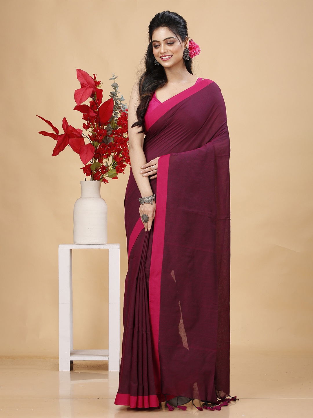 

SLAGHA Solid Taant Saree, Maroon