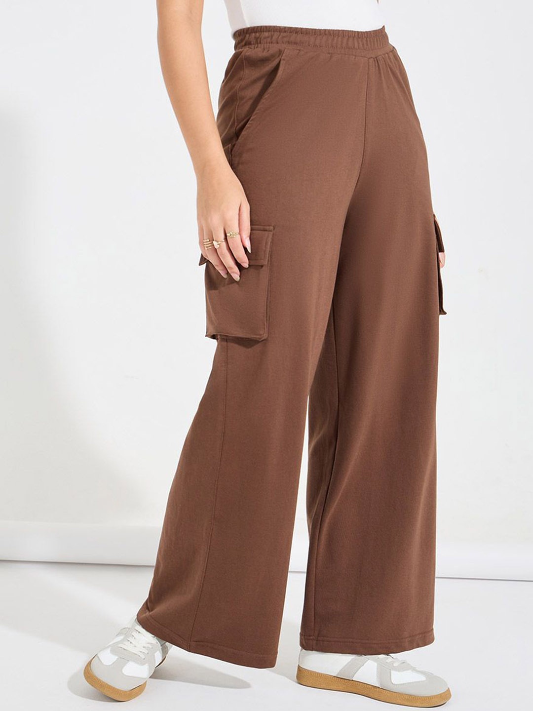 

Styli Women High Waisted Wide Leg Cargo Track Pant, Brown