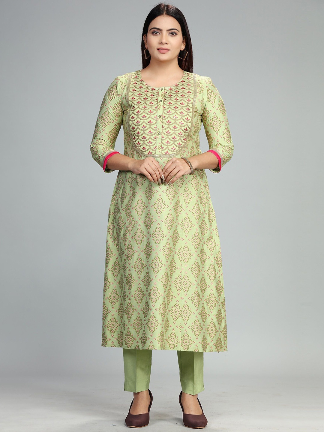 

COTTON CULTURE Floral Printed Cotton Silk Straight Kurta With Churidar, Green