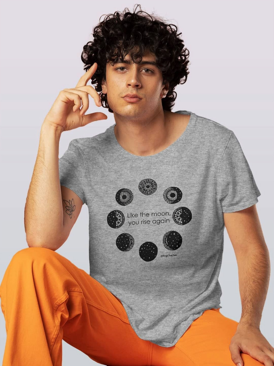 

macmerise Men Printed V-Neck Extended Sleeves T-shirt, Grey