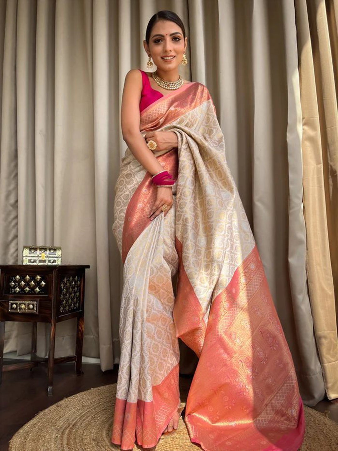 

Reeta Fashion Pure Silk Woven Design Festive Celebrity Saree, White