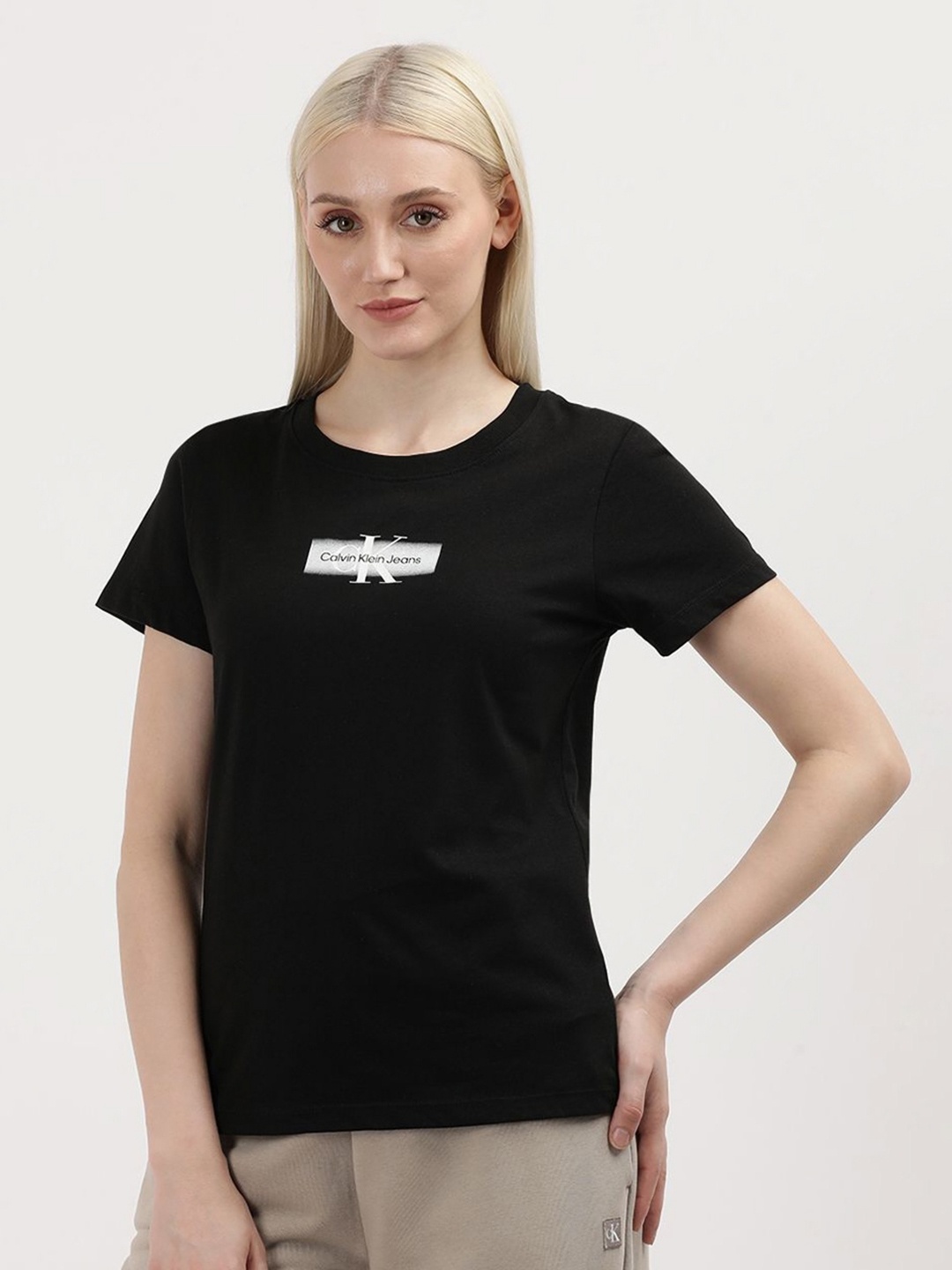 

Calvin Klein Jeans Women Pockets Slim Fit T-shirt, Black