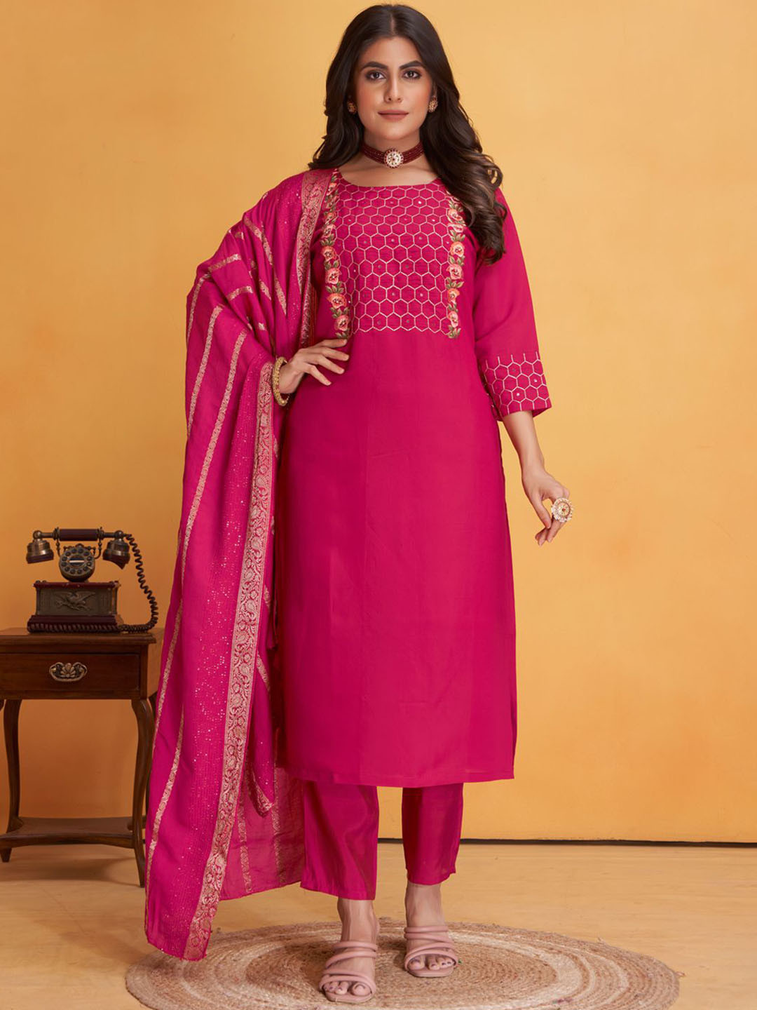 

MINGORA Yoke Design Beads and Stones Straight Kurta with Trousers & With Dupatta, Rose