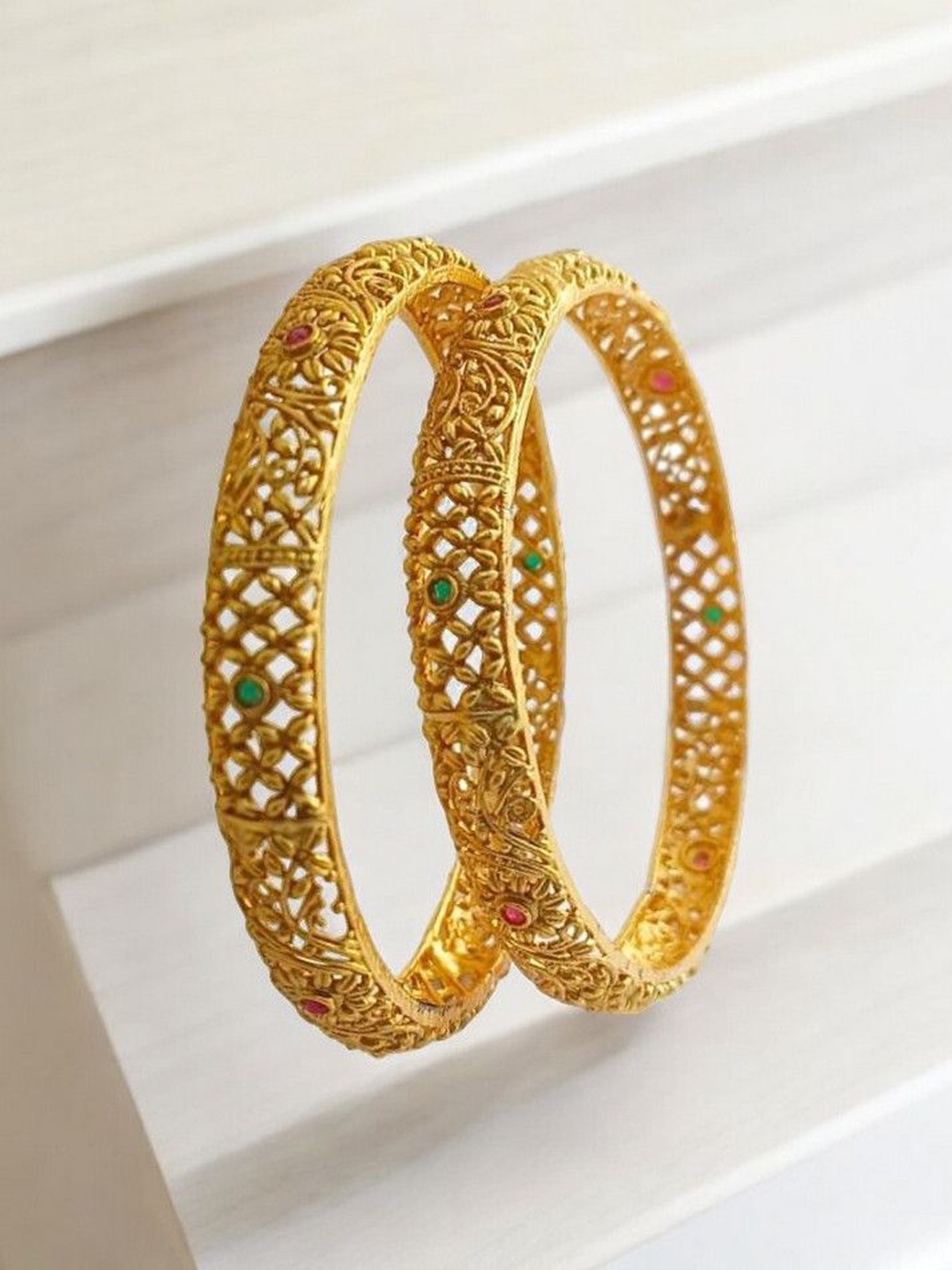 

FEMMIBELLA Set of 2 Gold-Plated Stone-Studded Bangles