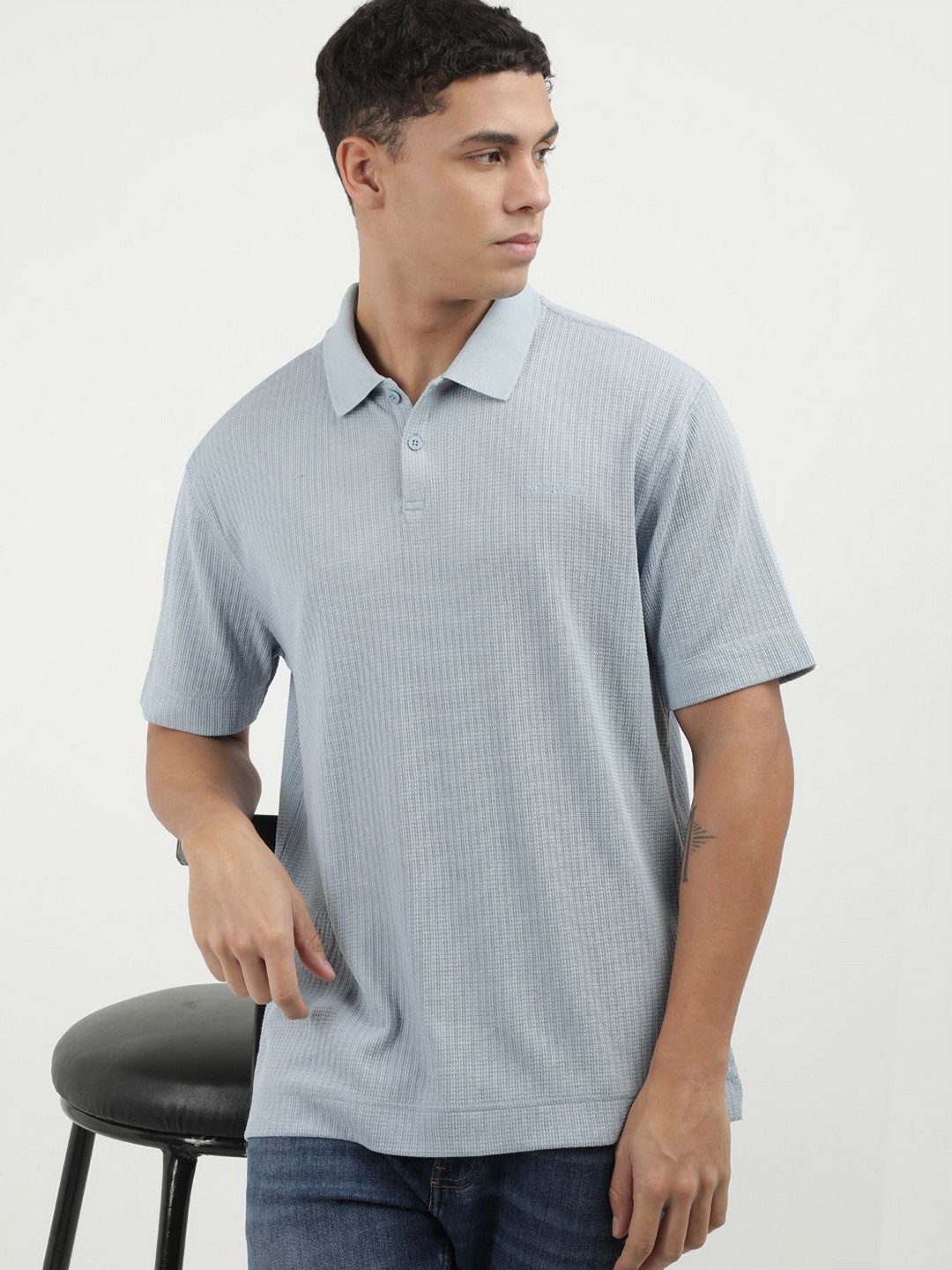 

Calvin Klein Jeans Men V-Neck Raw Edge T-shirt, Blue