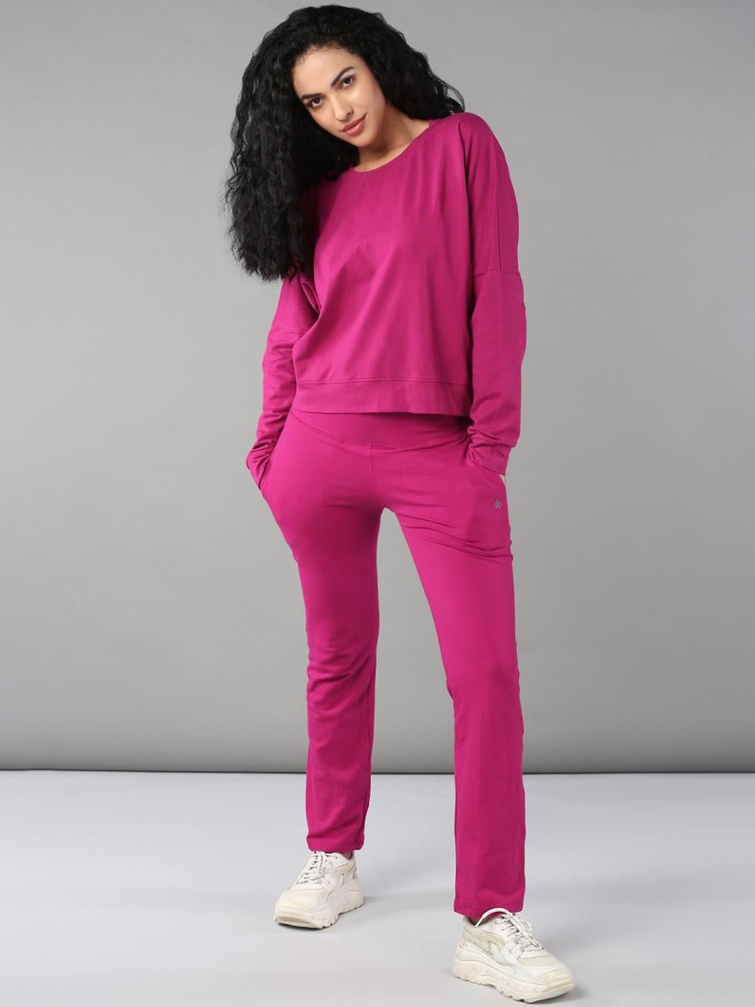 

Tuna London Round Neck Drop Shoulder Sleeves T-Shirt With Trousers, Pink