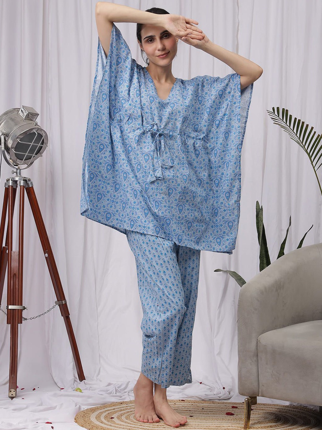 

NEUDIS Women Printed Kaftan Night suit, Blue