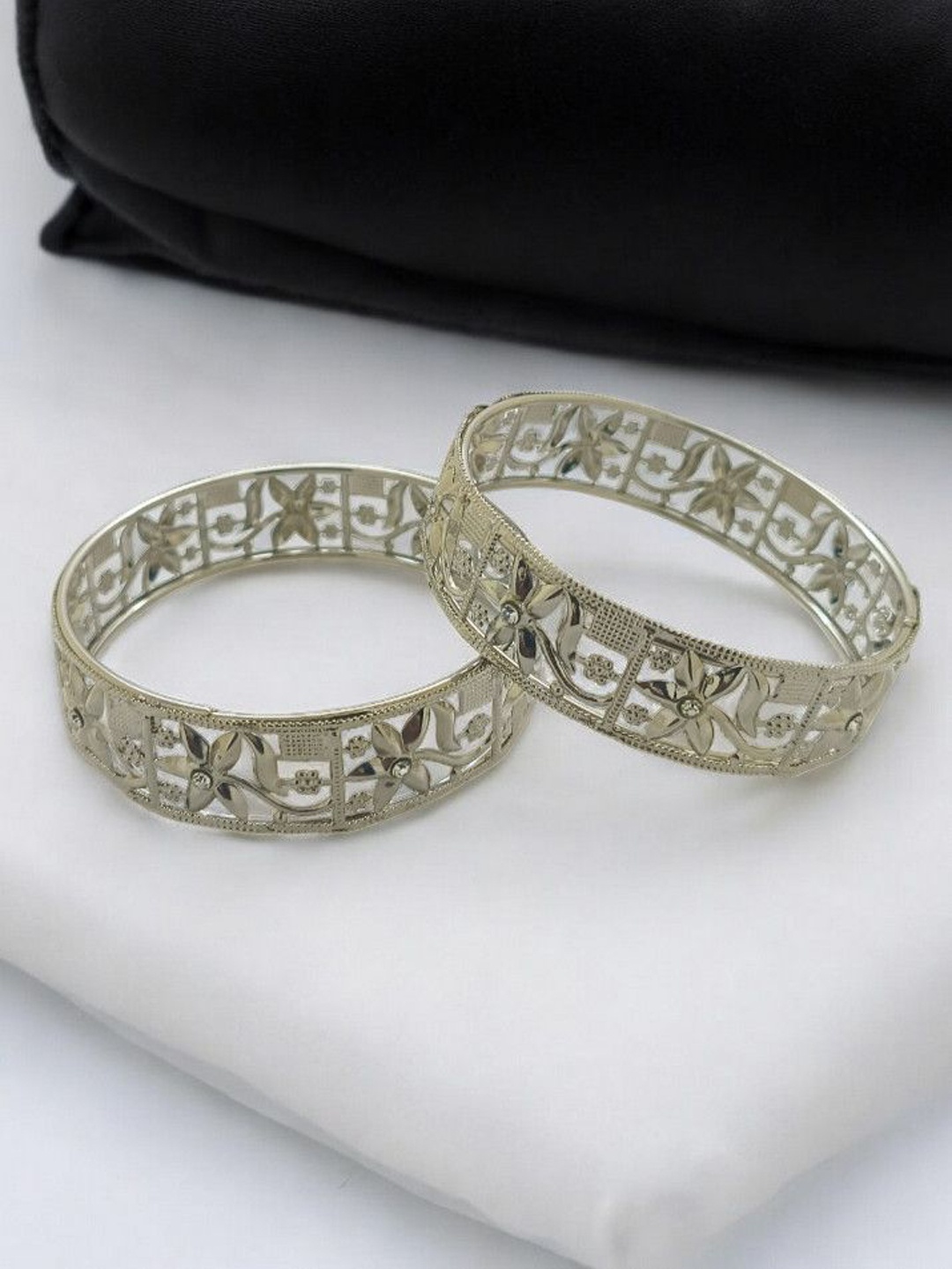 

FEMMIBELLA Set Of 2 Silver Plated CZ Stone Studded Oxidized Bangles