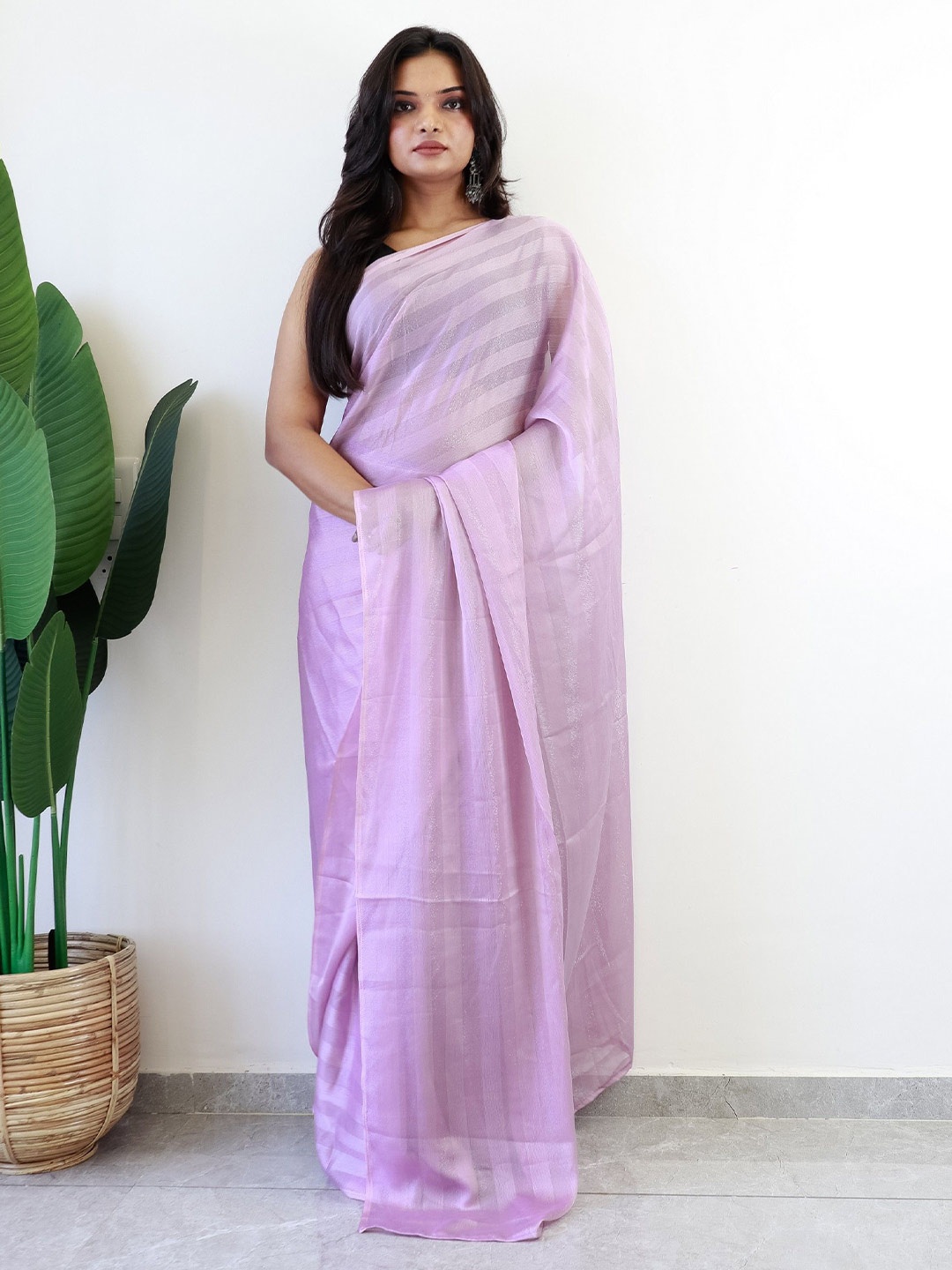 

Reeta Fashion Striped Ready to Wear Saree, Lavender