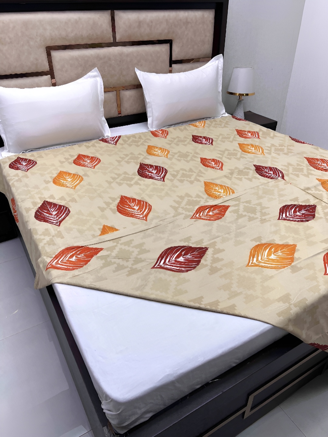 

Pure Decor Beige & Orange Printed Pure Cotton King Size Duvet Cover With Zipper