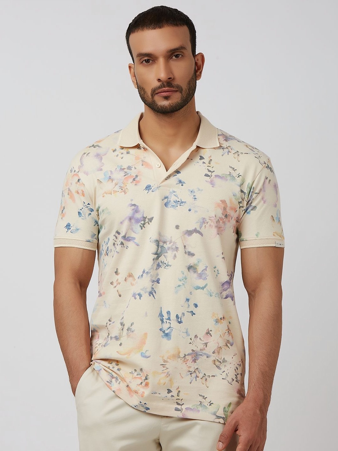 

Mufti Men Floral Printed Polo Collar Tropical Pockets Slim Fit T-shirt, Off white