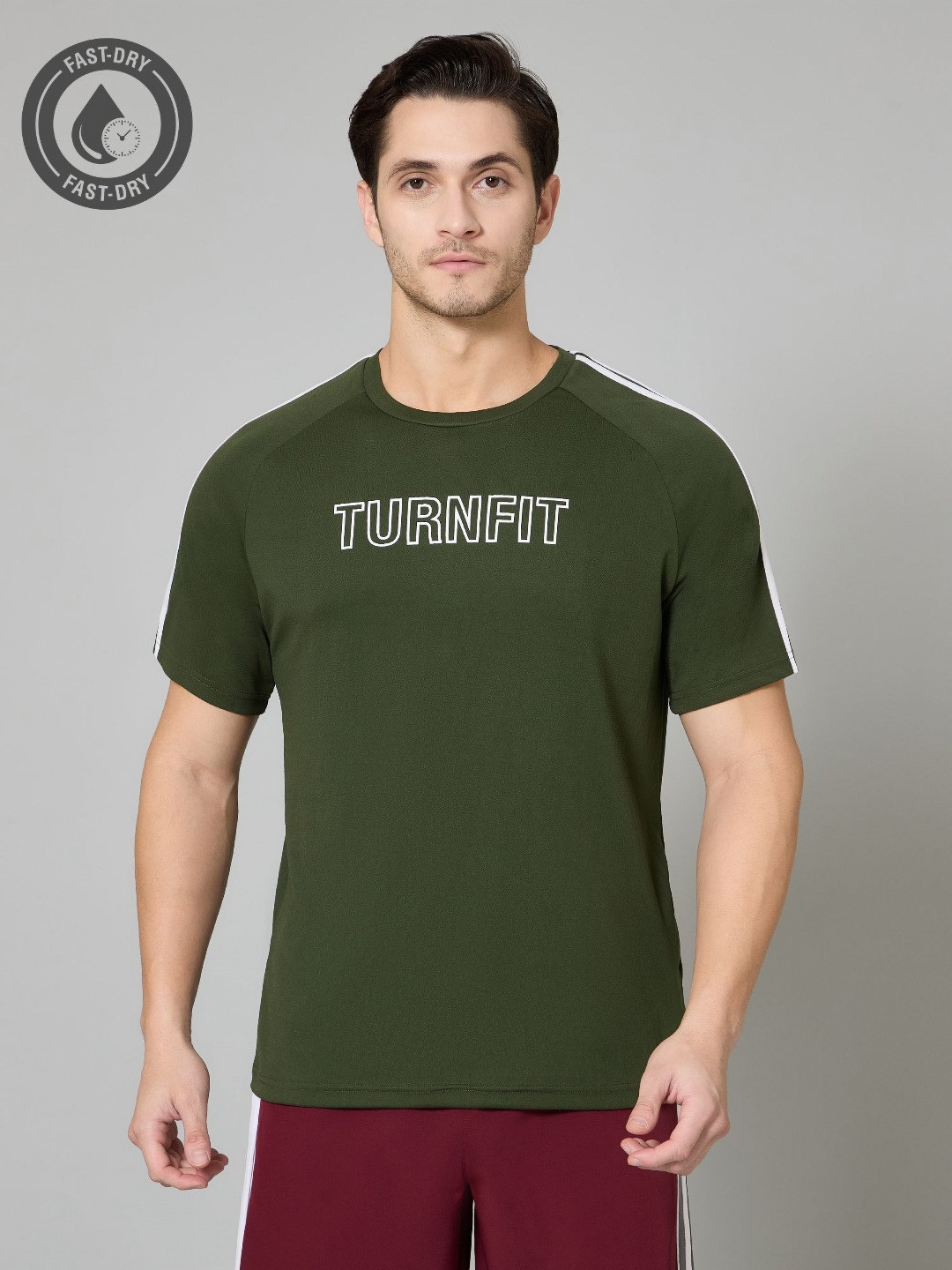 

TURNFIT Men Typography Applique T-shirt, Green