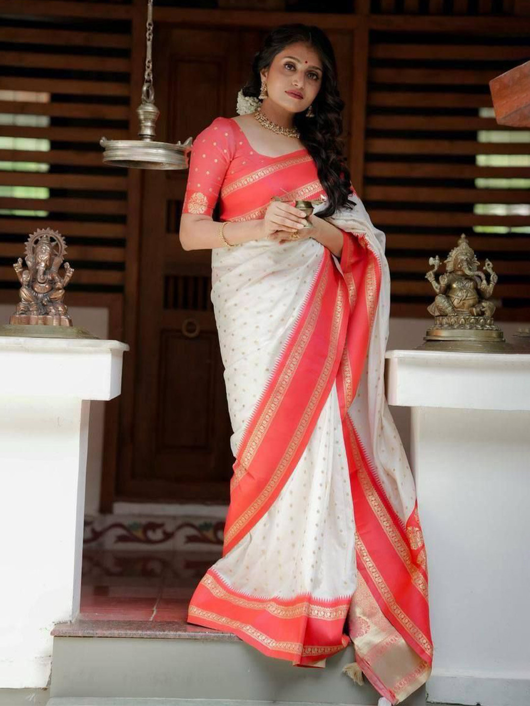 

Reeta Fashion Design Woven Polka Dot Zari Designer Saree, White