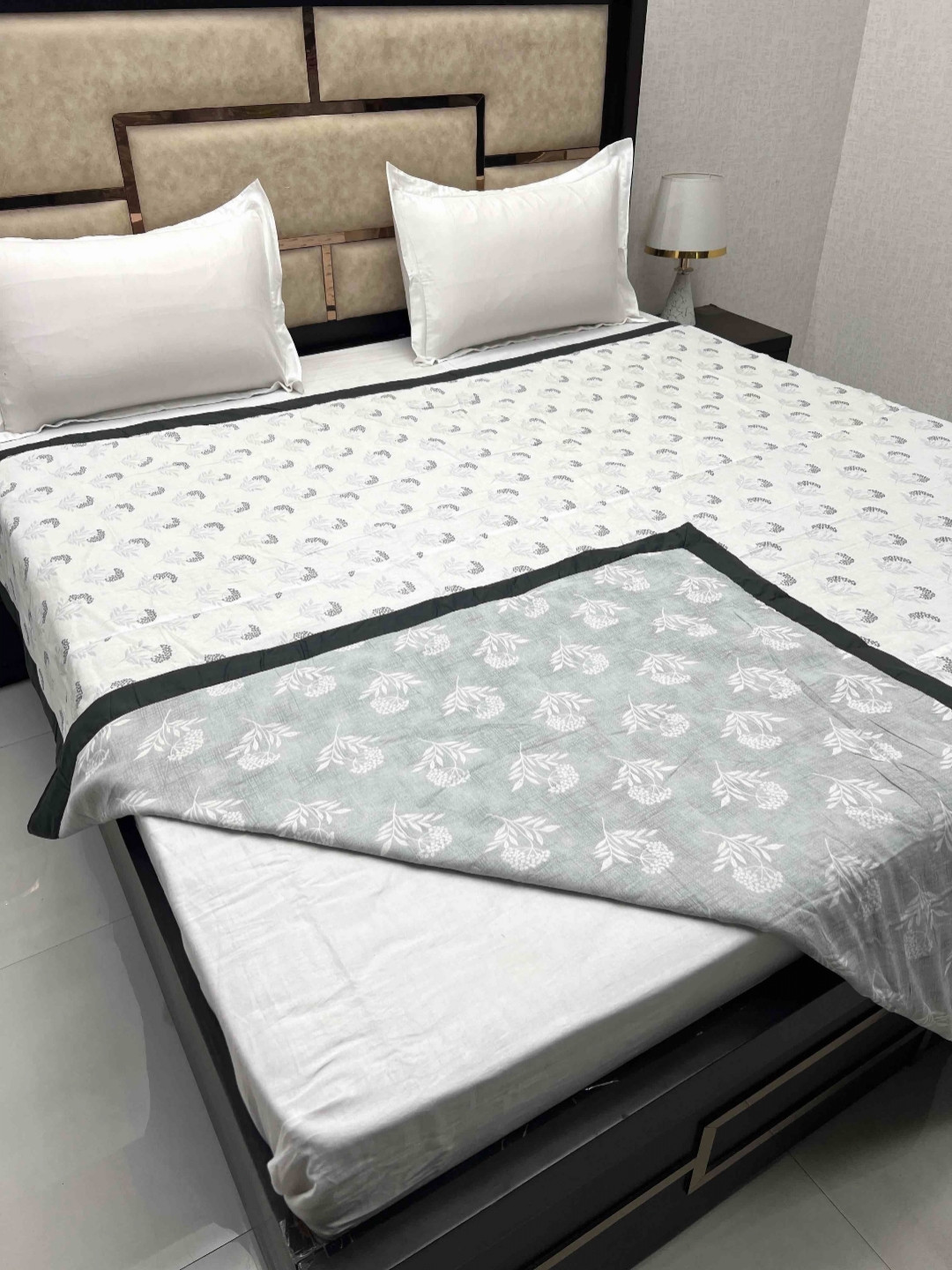 

Pure Decor Grey & White Floral Pure Cotton Reversible AC Room 300 GSM Double Bed Dohar