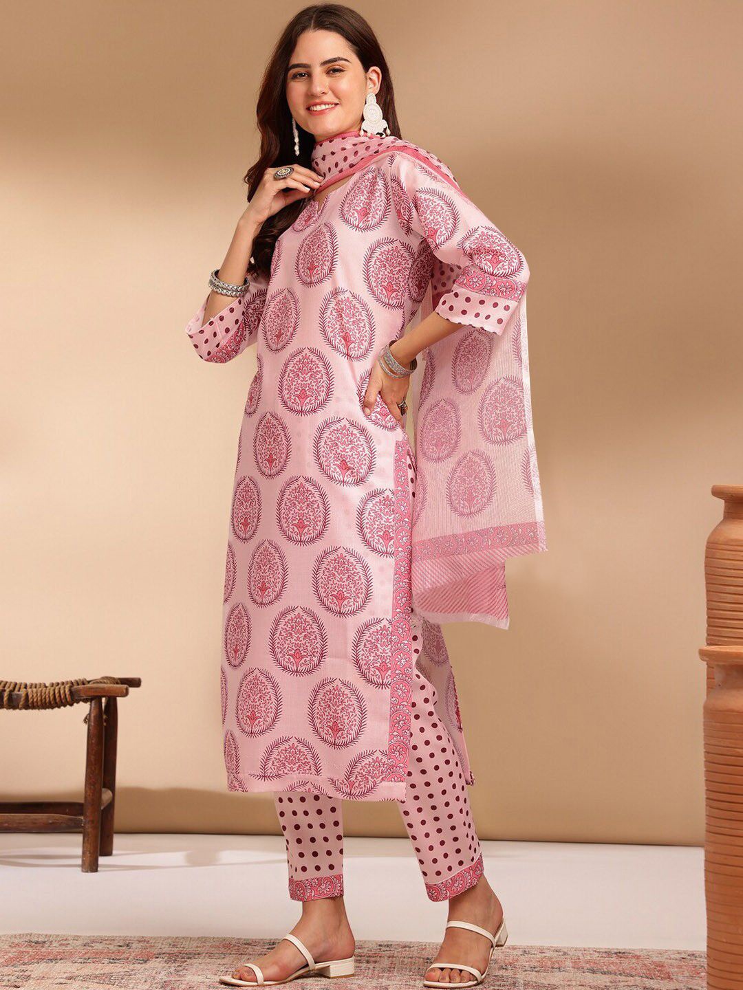 

7Threads Ethnic Motifs Printed Straight Kurta with Trousers & Dupatta, Pink