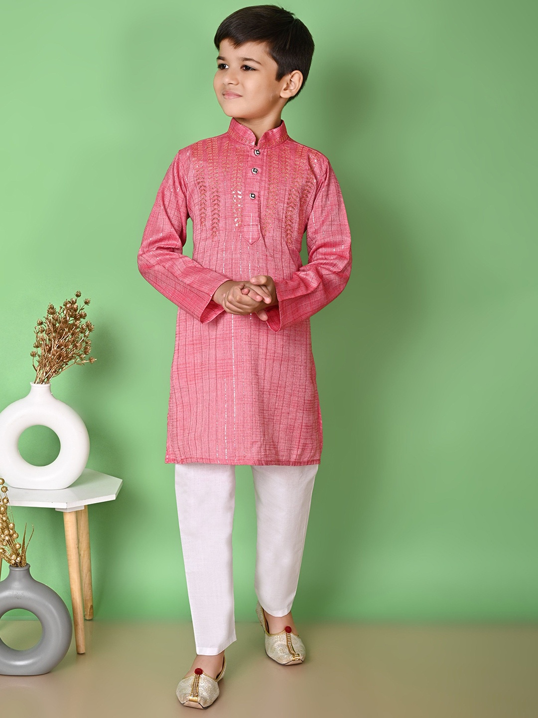 

BAESD Boys Mandarin Collar Sequinned Straight Kurta With Pyjamas, Red